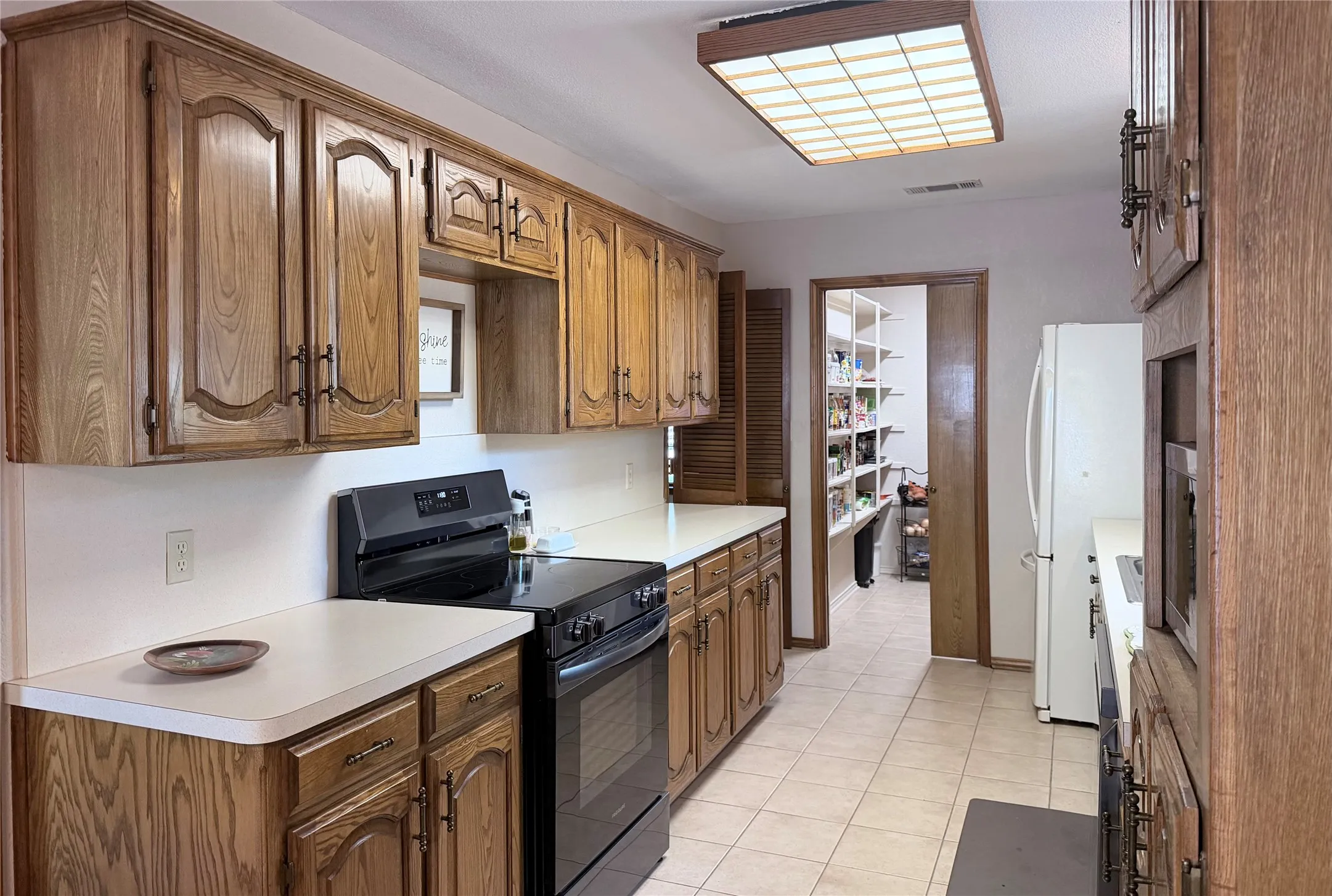 Single Family Residence For Sale in Tarrant County , 1216 Stegall Road, Keller, Texas 76248, 3 Bedroom, 4 Bathroom, 2 Garage spaces, 2,638 Sqft, built in 1984, mls#21365176, Real Estate Agent in Keller, Homes For Sale in Tarrant county, Homes For Sale in Keller, Realtor in Keller Texas, Real Estate Brokerage Independent Realty Texas, Luminita Cordes Realtor
