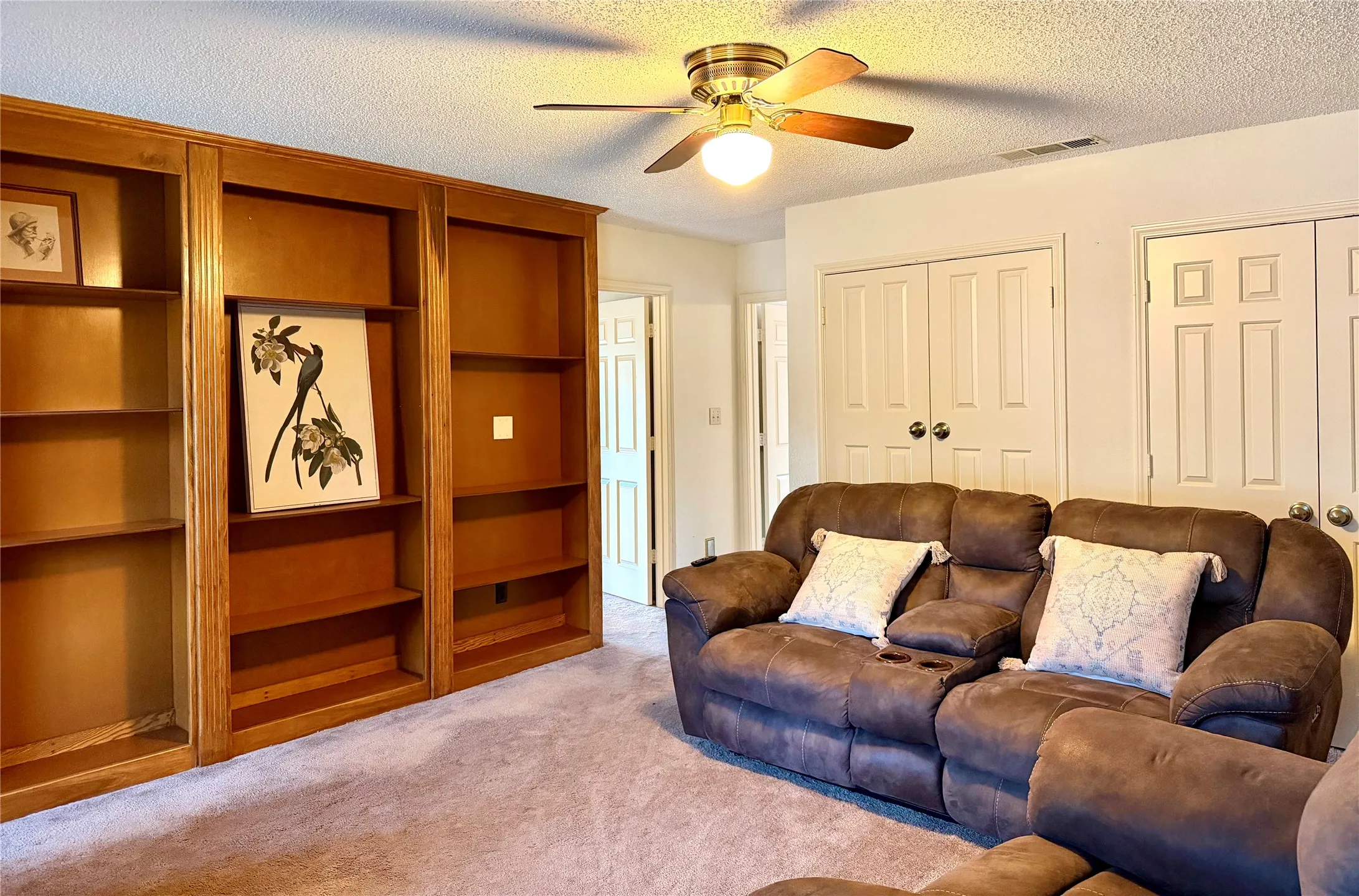 Single Family Residence For Sale in Tarrant County , 1216 Stegall Road, Keller, Texas 76248, 3 Bedroom, 4 Bathroom, 2 Garage spaces, 2,638 Sqft, built in 1984, mls#21365176, Real Estate Agent in Keller, Homes For Sale in Tarrant county, Homes For Sale in Keller, Realtor in Keller Texas, Real Estate Brokerage Independent Realty Texas, Luminita Cordes Realtor