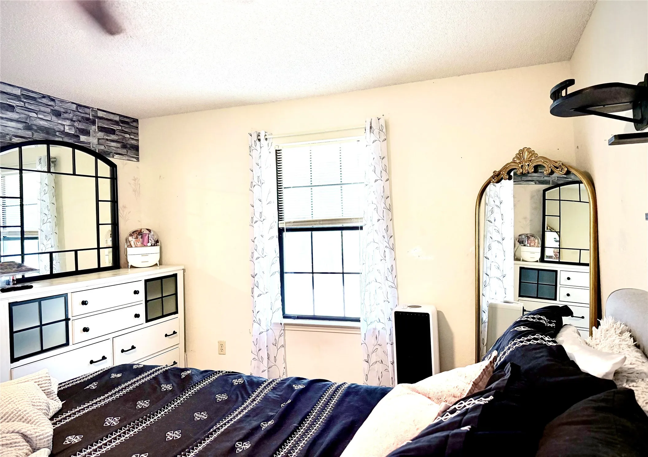 2nd bedroom up