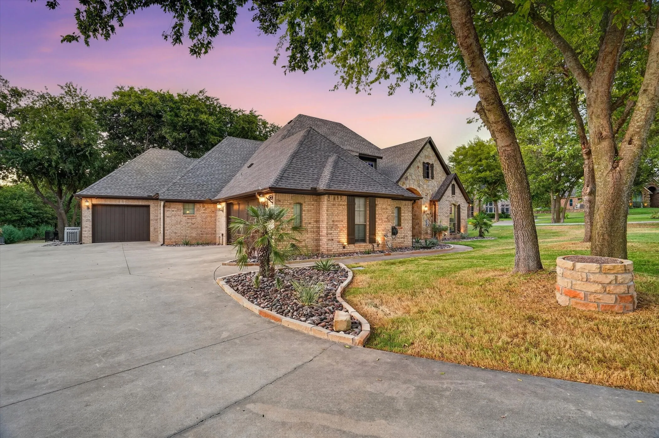 Single Family Residence For Sale in Parker County , 132 N Star Crossing Lane, Weatherford, Texas 76088, 4 Bedroom, 3 Bathroom, 3 Garage spaces, 2,426 Sqft, built in 2005, mls#21365136, Real Estate Agent in Weatherford, Homes For Sale in Parker county, Homes For Sale in Weatherford, Realtor in Weatherford Texas, Real Estate Brokerage Independent Realty Texas, Luminita Cordes Realtor