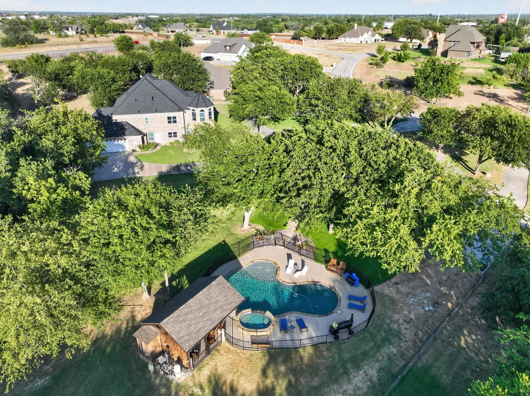 Single Family Residence For Sale in Parker County , 132 N Star Crossing Lane, Weatherford, Texas 76088, 4 Bedroom, 3 Bathroom, 3 Garage spaces, 2,426 Sqft, built in 2005, mls#21365136, Real Estate Agent in Weatherford, Homes For Sale in Parker county, Homes For Sale in Weatherford, Realtor in Weatherford Texas, Real Estate Brokerage Independent Realty Texas, Luminita Cordes Realtor