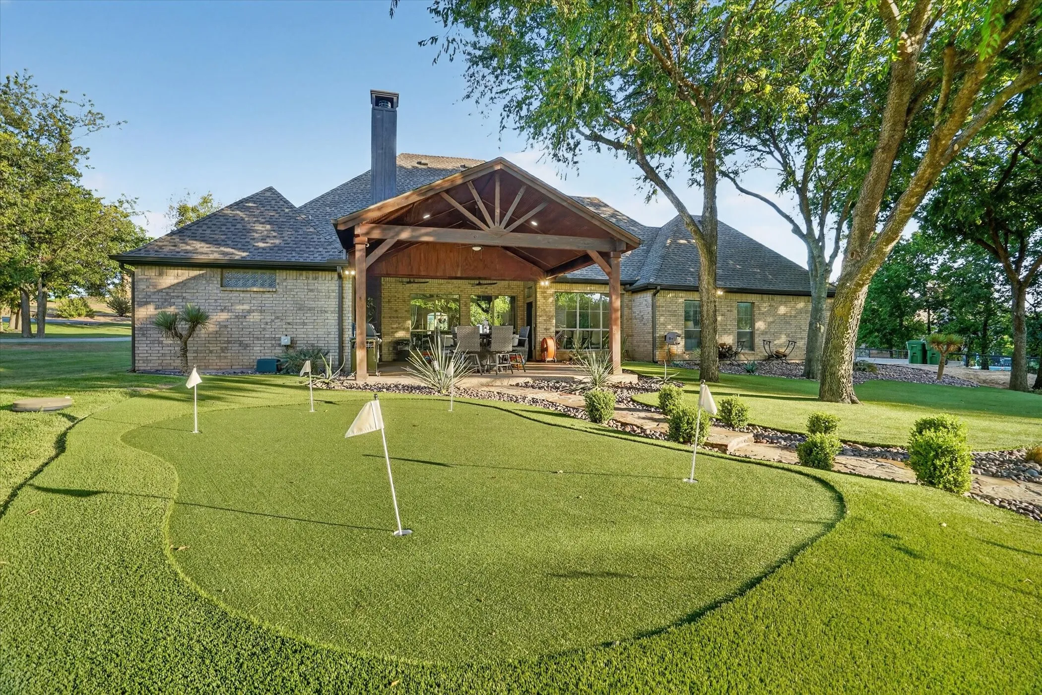 Single Family Residence For Sale in Parker County , 132 N Star Crossing Lane, Weatherford, Texas 76088, 4 Bedroom, 3 Bathroom, 3 Garage spaces, 2,426 Sqft, built in 2005, mls#21365136, Real Estate Agent in Weatherford, Homes For Sale in Parker county, Homes For Sale in Weatherford, Realtor in Weatherford Texas, Real Estate Brokerage Independent Realty Texas, Luminita Cordes Realtor