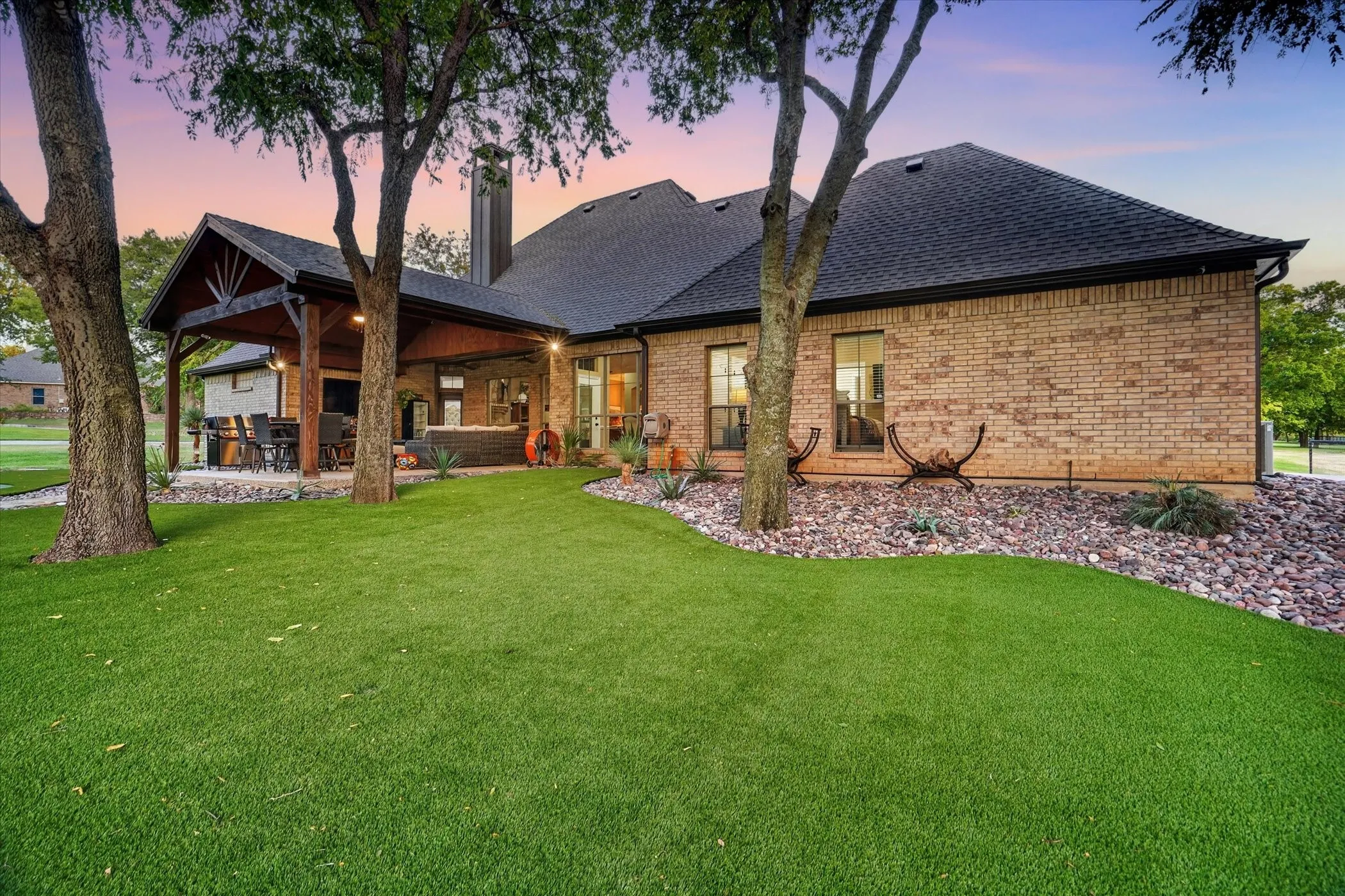 Single Family Residence For Sale in Parker County , 132 N Star Crossing Lane, Weatherford, Texas 76088, 4 Bedroom, 3 Bathroom, 3 Garage spaces, 2,426 Sqft, built in 2005, mls#21365136, Real Estate Agent in Weatherford, Homes For Sale in Parker county, Homes For Sale in Weatherford, Realtor in Weatherford Texas, Real Estate Brokerage Independent Realty Texas, Luminita Cordes Realtor