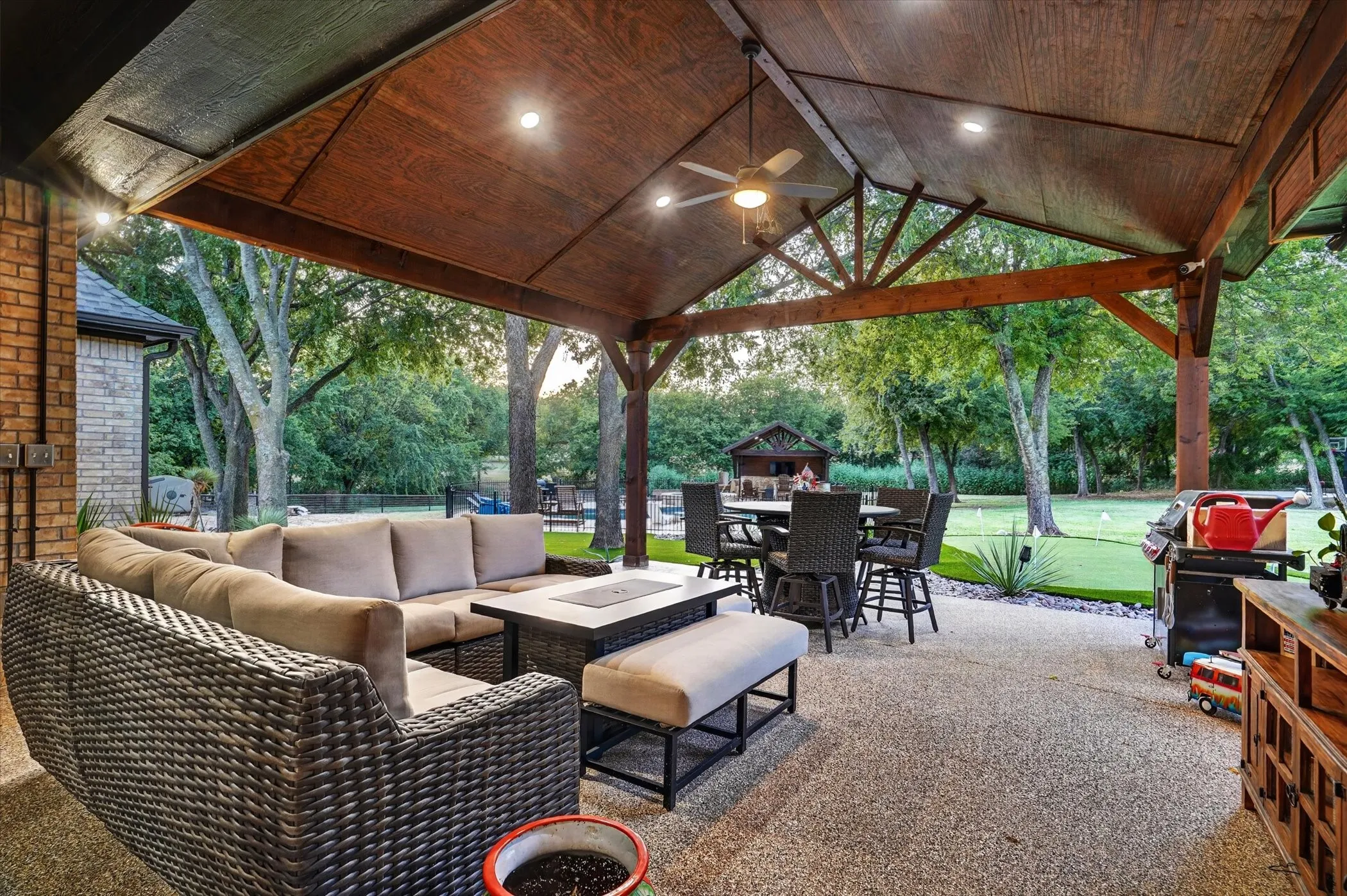 Single Family Residence For Sale in Parker County , 132 N Star Crossing Lane, Weatherford, Texas 76088, 4 Bedroom, 3 Bathroom, 3 Garage spaces, 2,426 Sqft, built in 2005, mls#21365136, Real Estate Agent in Weatherford, Homes For Sale in Parker county, Homes For Sale in Weatherford, Realtor in Weatherford Texas, Real Estate Brokerage Independent Realty Texas, Luminita Cordes Realtor