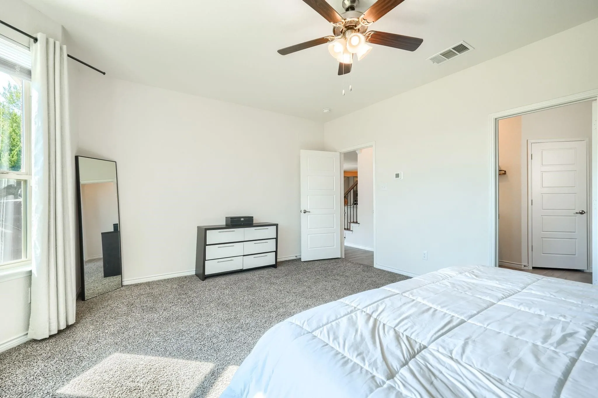 Single Family Residence For Rent in Kaufman County , 4119 Ellinger Drive, Heath, Texas 75126, 4 Bedroom, 4 Bathroom, 2 Garage spaces, 3,278 Sqft, built in 2022, mls#21362868, Real Estate Agent in Heath, Homes For Rent in Kaufman county, Homes For Rent in Heath, Realtor in Heath Texas, Real Estate Brokerage Independent Realty Texas, Luminita Cordes Realtor