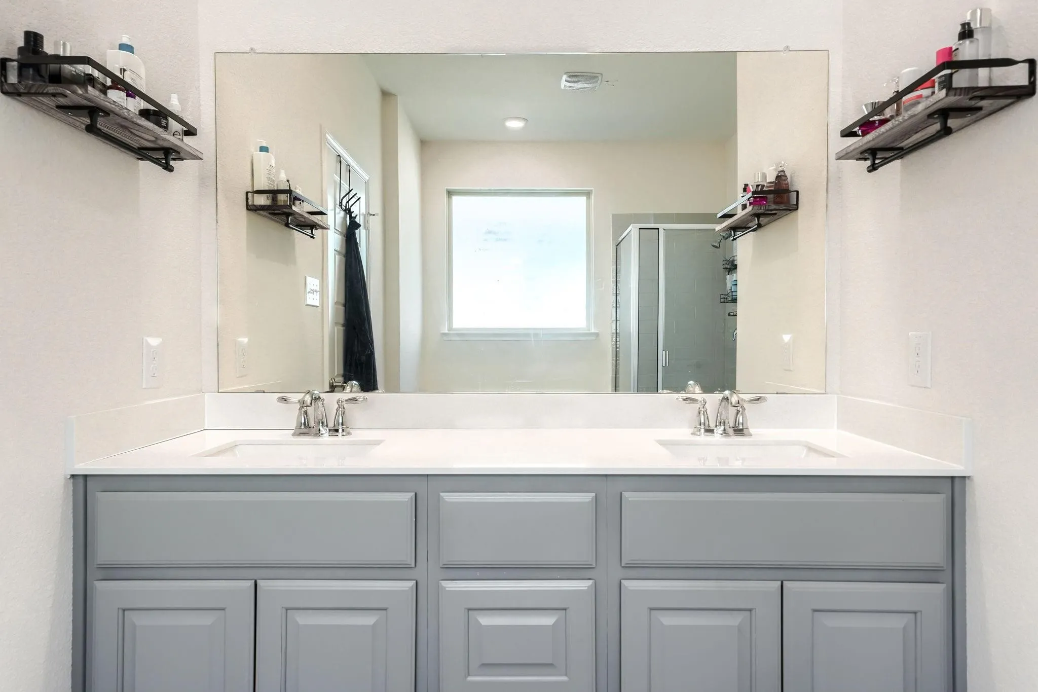 Single Family Residence For Rent in Kaufman County , 4119 Ellinger Drive, Heath, Texas 75126, 4 Bedroom, 4 Bathroom, 2 Garage spaces, 3,278 Sqft, built in 2022, mls#21362868, Real Estate Agent in Heath, Homes For Rent in Kaufman county, Homes For Rent in Heath, Realtor in Heath Texas, Real Estate Brokerage Independent Realty Texas, Luminita Cordes Realtor