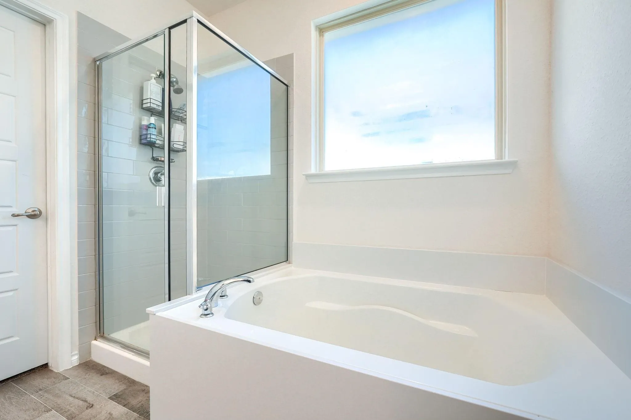 Single Family Residence For Rent in Kaufman County , 4119 Ellinger Drive, Heath, Texas 75126, 4 Bedroom, 4 Bathroom, 2 Garage spaces, 3,278 Sqft, built in 2022, mls#21362868, Real Estate Agent in Heath, Homes For Rent in Kaufman county, Homes For Rent in Heath, Realtor in Heath Texas, Real Estate Brokerage Independent Realty Texas, Luminita Cordes Realtor