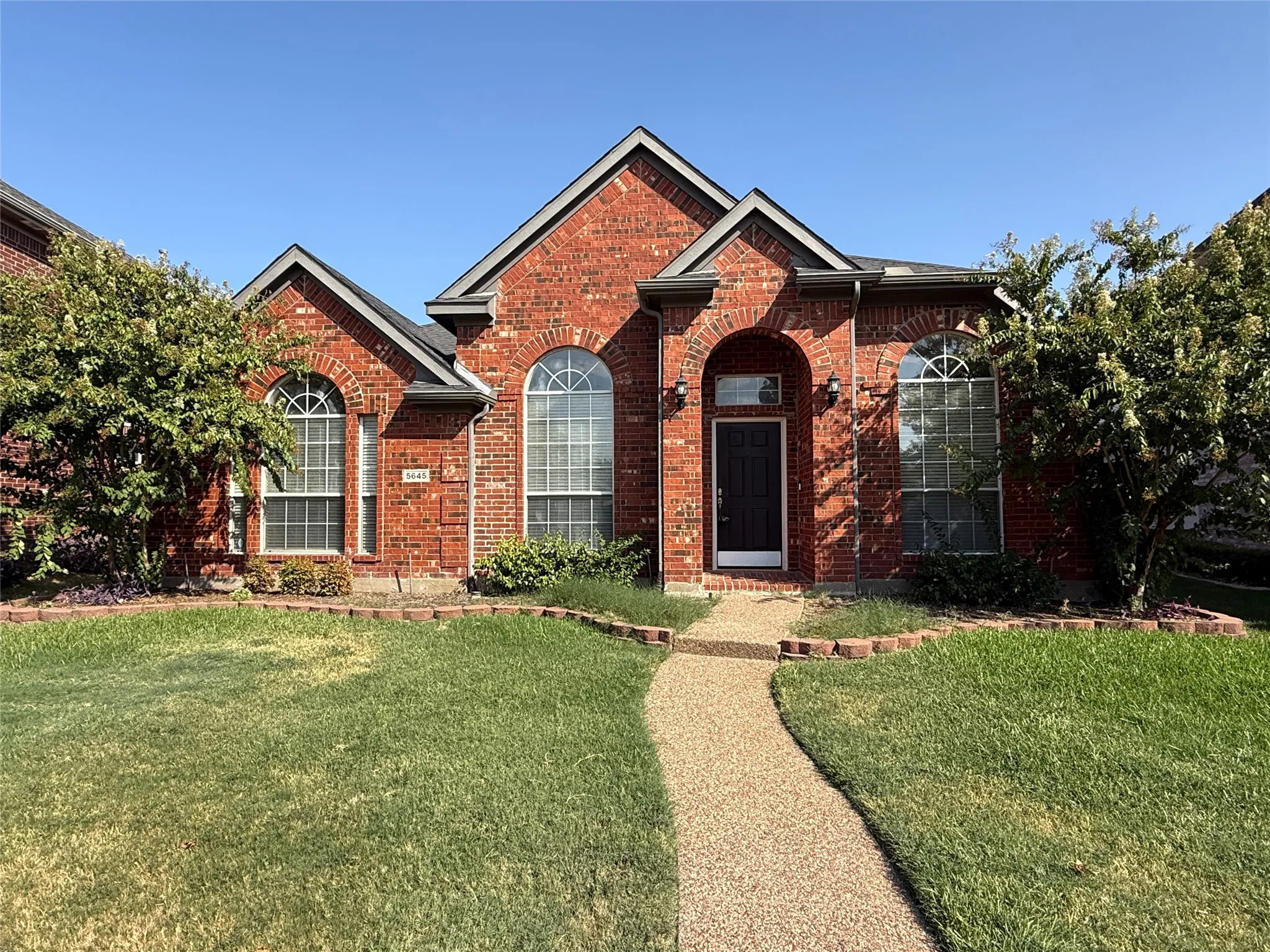 Single Family Residence For Rent in Denton County , 5645 Overland Drive, The Colony, Texas 75056, 3 Bedroom, 2 Bathroom, 2 Garage spaces, 1,843 Sqft, built in 2001, mls#21364637, Real Estate Agent in The Colony, Homes For Rent in Denton county, Homes For Rent in The Colony, Realtor in The Colony Texas, Real Estate Brokerage Independent Realty Texas, Luminita Cordes Realtor