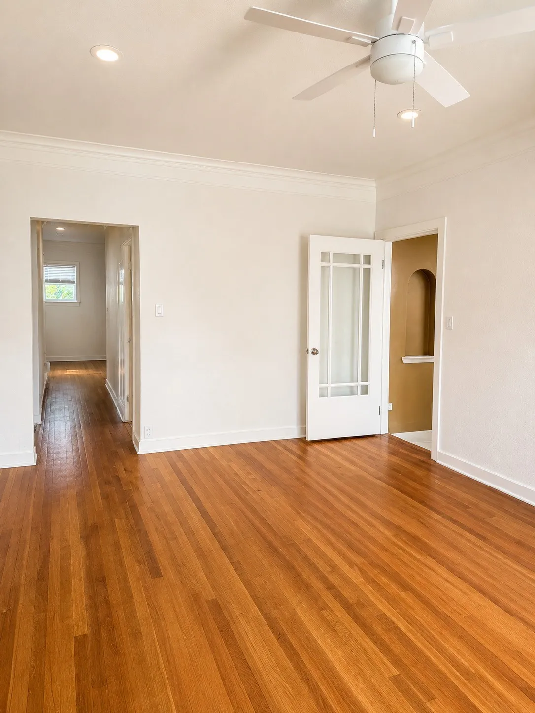 Duplex For Rent in Tarrant County , 3252 S University Drive, Fort Worth, Texas 76109, 3 Bedroom, 2 Bathroom, Garage spaces, 1,780 Sqft, built in 1938, mls#21365303, Real Estate Agent in Fort Worth, Homes For Rent in Tarrant county, Homes For Rent in Fort Worth, Realtor in Fort Worth Texas, Real Estate Brokerage Independent Realty Texas, Luminita Cordes Realtor