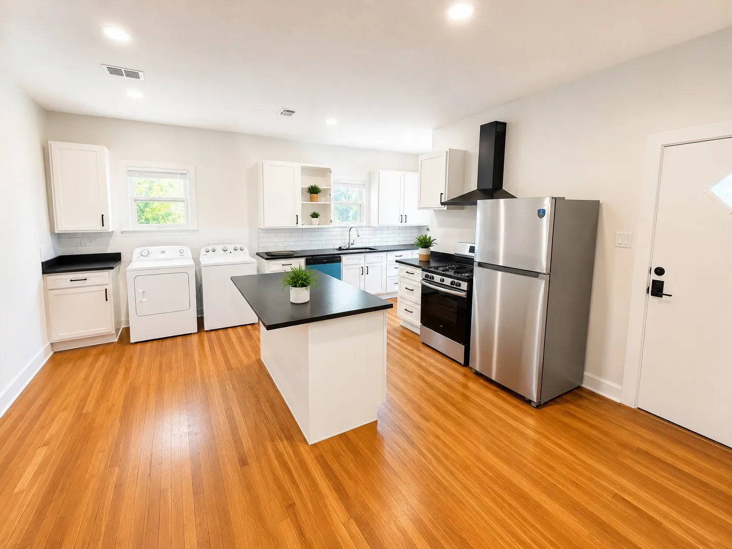 Duplex For Rent in Tarrant County , 3252 S University Drive, Fort Worth, Texas 76109, 3 Bedroom, 2 Bathroom, Garage spaces, 1,780 Sqft, built in 1938, mls#21365303, Real Estate Agent in Fort Worth, Homes For Rent in Tarrant county, Homes For Rent in Fort Worth, Realtor in Fort Worth Texas, Real Estate Brokerage Independent Realty Texas, Luminita Cordes Realtor