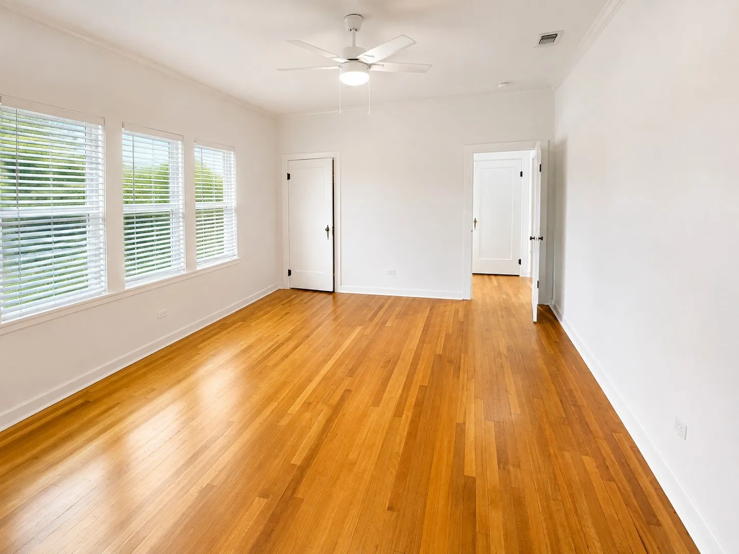 Duplex For Rent in Tarrant County , 3252 S University Drive, Fort Worth, Texas 76109, 3 Bedroom, 2 Bathroom, Garage spaces, 1,780 Sqft, built in 1938, mls#21365303, Real Estate Agent in Fort Worth, Homes For Rent in Tarrant county, Homes For Rent in Fort Worth, Realtor in Fort Worth Texas, Real Estate Brokerage Independent Realty Texas, Luminita Cordes Realtor