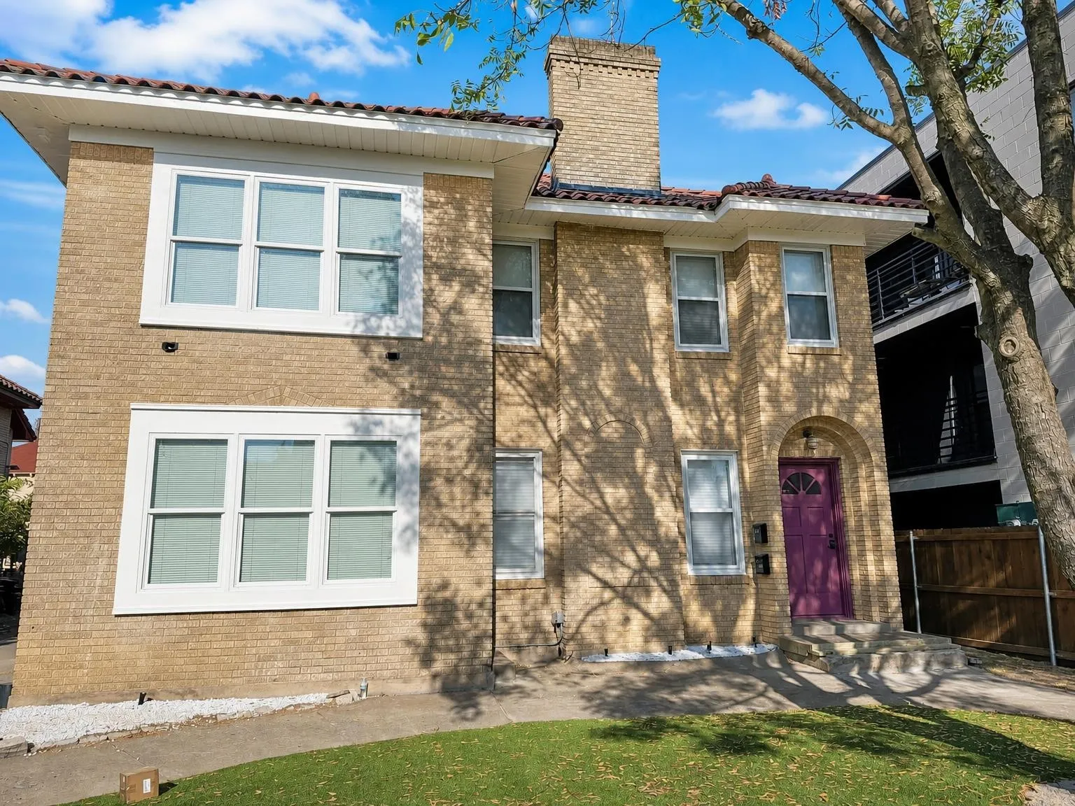 Duplex For Rent in Tarrant County , 3252 S University Drive, Fort Worth, Texas 76109, 3 Bedroom, 2 Bathroom, Garage spaces, 1,780 Sqft, built in 1938, mls#21365303, Real Estate Agent in Fort Worth, Homes For Rent in Tarrant county, Homes For Rent in Fort Worth, Realtor in Fort Worth Texas, Real Estate Brokerage Independent Realty Texas, Luminita Cordes Realtor