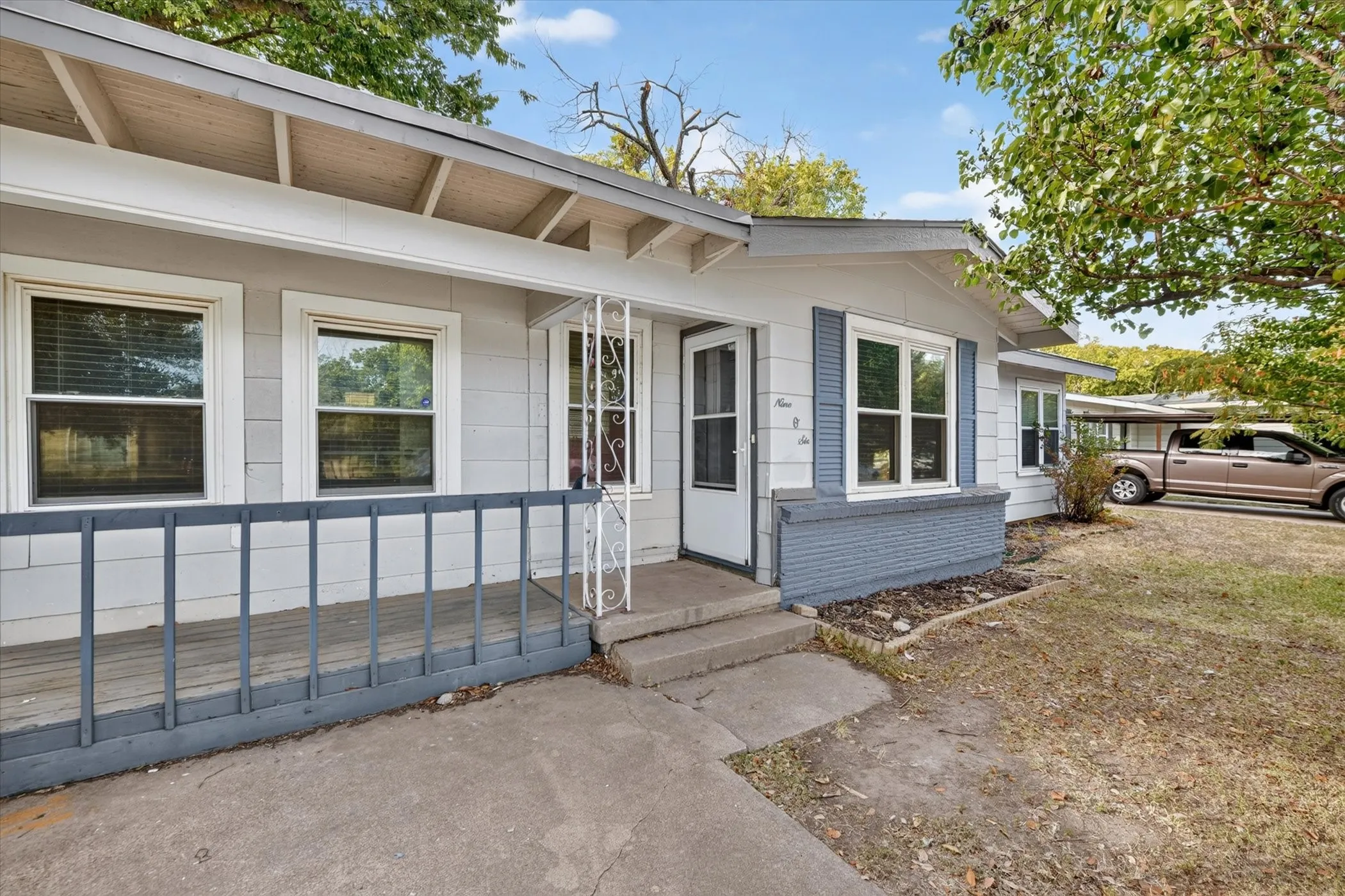 Single Family Residence For Sale in Johnson County , 906 Euclid Street, Cleburne, Texas 76033, 3 Bedroom, 1 Bathroom, Garage spaces, 1,182 Sqft, built in 1960, mls#21359070, Real Estate Agent in Cleburne, Homes For Sale in Johnson county, Homes For Sale in Cleburne, Realtor in Cleburne Texas, Real Estate Brokerage Independent Realty Texas, Luminita Cordes Realtor