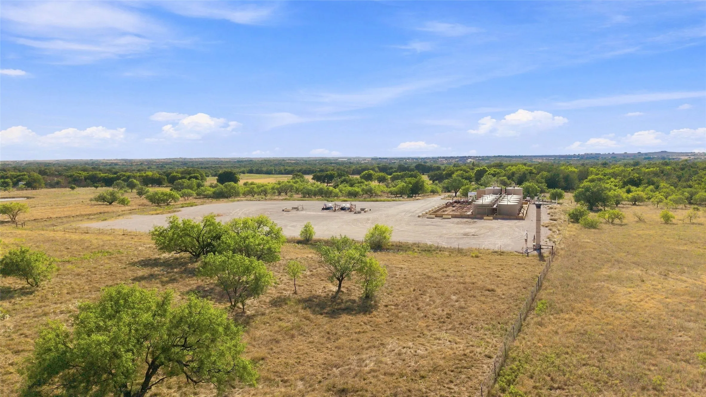 Single Family Residence For Sale in Wise County , 12880 N County Line Rd, Ponder, Texas 76259, 3 Bedroom, 2 Bathroom, 2 Garage spaces, 2,024 Sqft, built in 2020, Price $1,200,000, mls#21362124, Real Estate Agent in Ponder, Homes For Sale in Wise county, Homes For Sale in Ponder, Realtor in Ponder Texas, Real Estate Brokerage Independent Realty Texas, Luminita Cordes Realtor