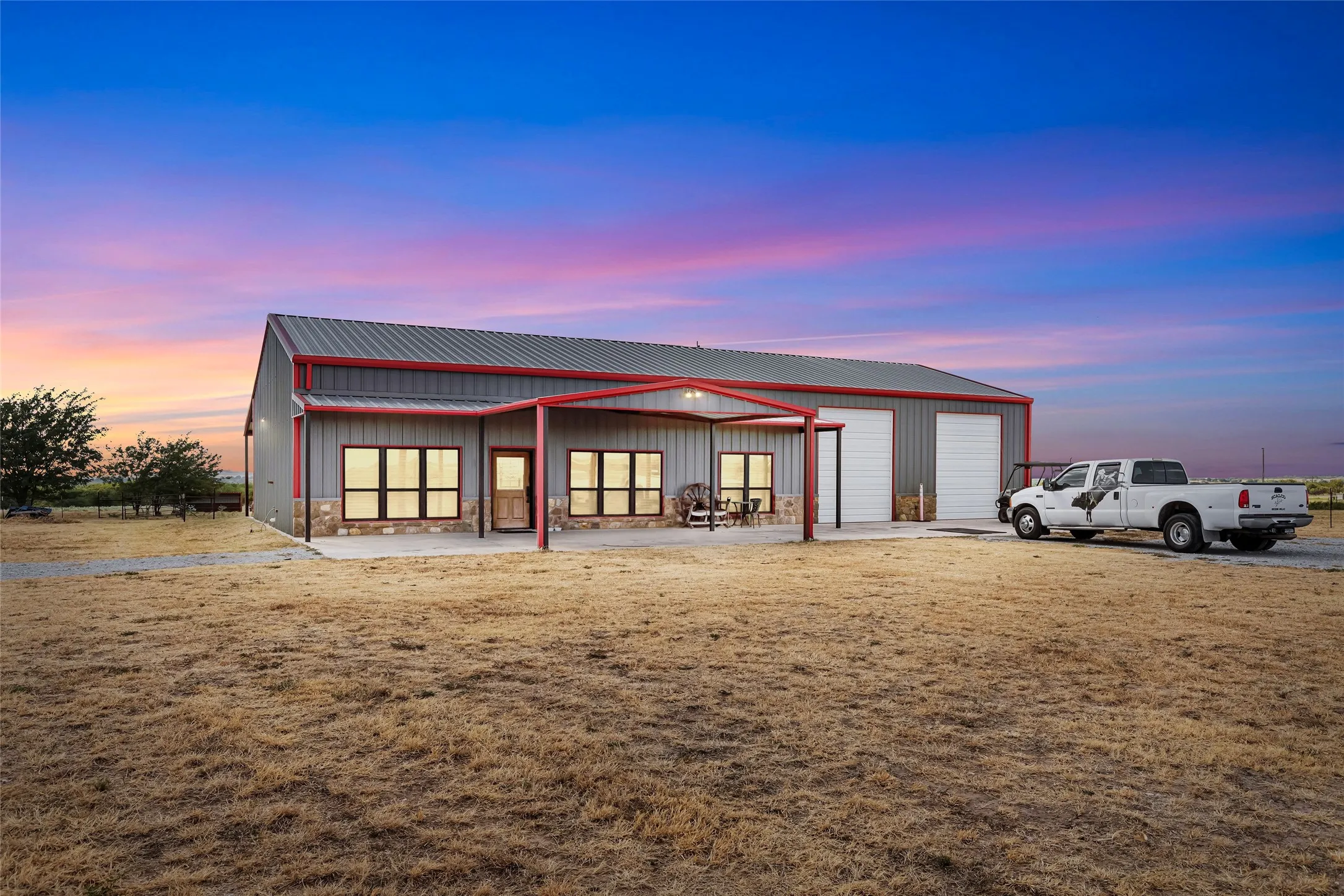 Single Family Residence For Sale in Wise County , 12880 N County Line Rd, Ponder, Texas 76259, 3 Bedroom, 2 Bathroom, 2 Garage spaces, 2,024 Sqft, built in 2020, Price $1,200,000, mls#21362124, Real Estate Agent in Ponder, Homes For Sale in Wise county, Homes For Sale in Ponder, Realtor in Ponder Texas, Real Estate Brokerage Independent Realty Texas, Luminita Cordes Realtor