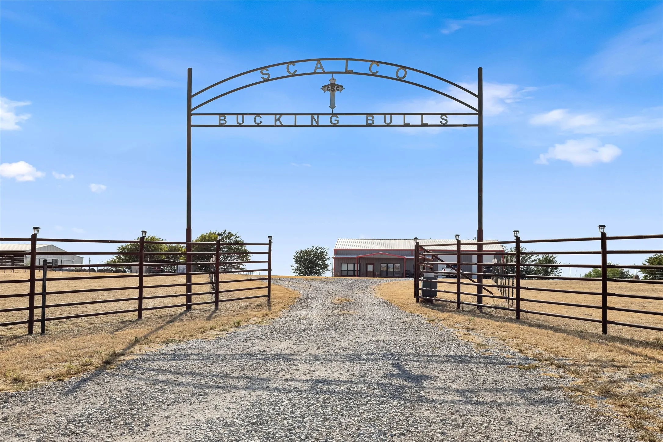Single Family Residence For Sale in Wise County , 12880 N County Line Rd, Ponder, Texas 76259, 3 Bedroom, 2 Bathroom, 2 Garage spaces, 2,024 Sqft, built in 2020, Price $1,200,000, mls#21362124, Real Estate Agent in Ponder, Homes For Sale in Wise county, Homes For Sale in Ponder, Realtor in Ponder Texas, Real Estate Brokerage Independent Realty Texas, Luminita Cordes Realtor