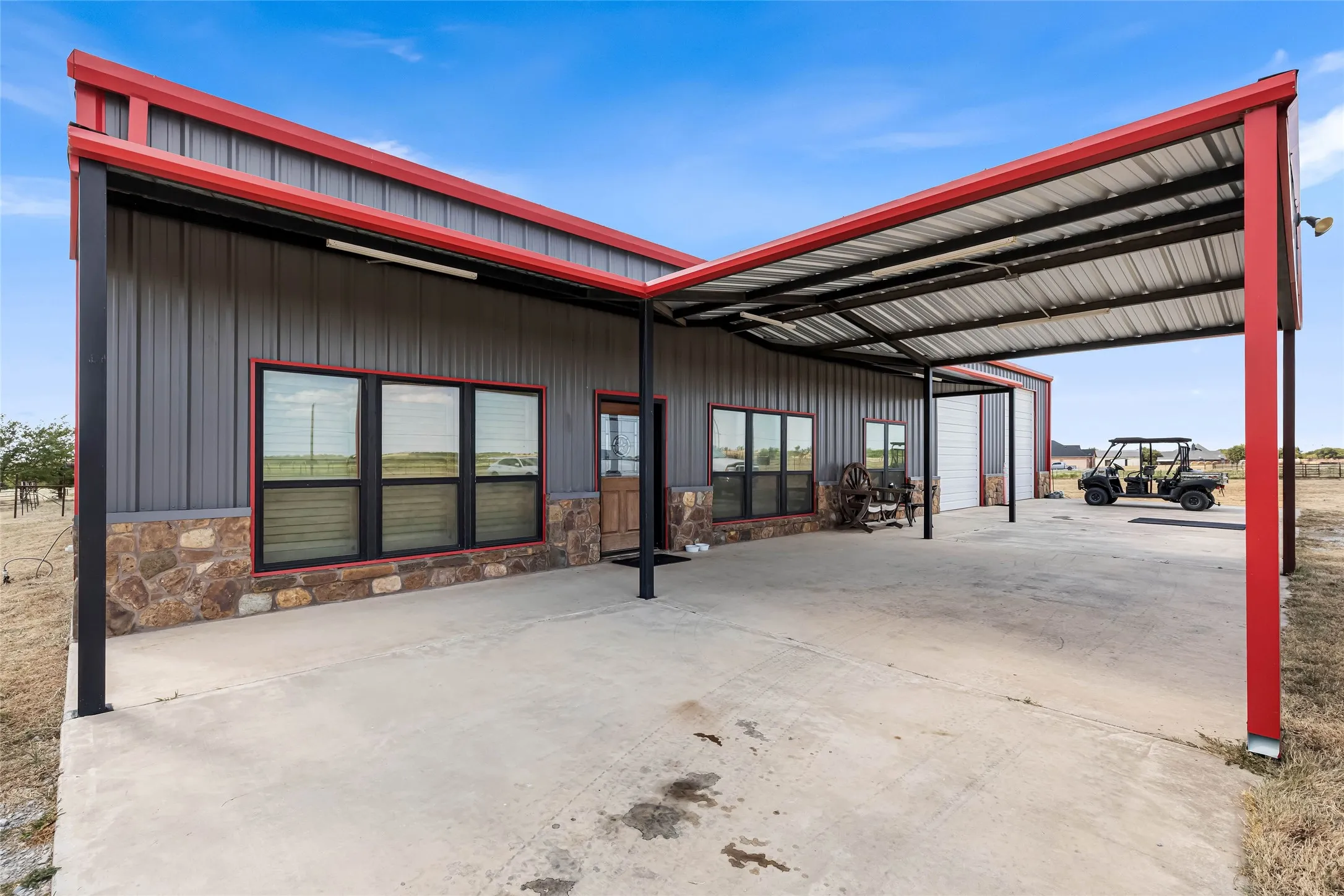 Single Family Residence For Sale in Wise County , 12880 N County Line Rd, Ponder, Texas 76259, 3 Bedroom, 2 Bathroom, 2 Garage spaces, 2,024 Sqft, built in 2020, Price $1,200,000, mls#21362124, Real Estate Agent in Ponder, Homes For Sale in Wise county, Homes For Sale in Ponder, Realtor in Ponder Texas, Real Estate Brokerage Independent Realty Texas, Luminita Cordes Realtor