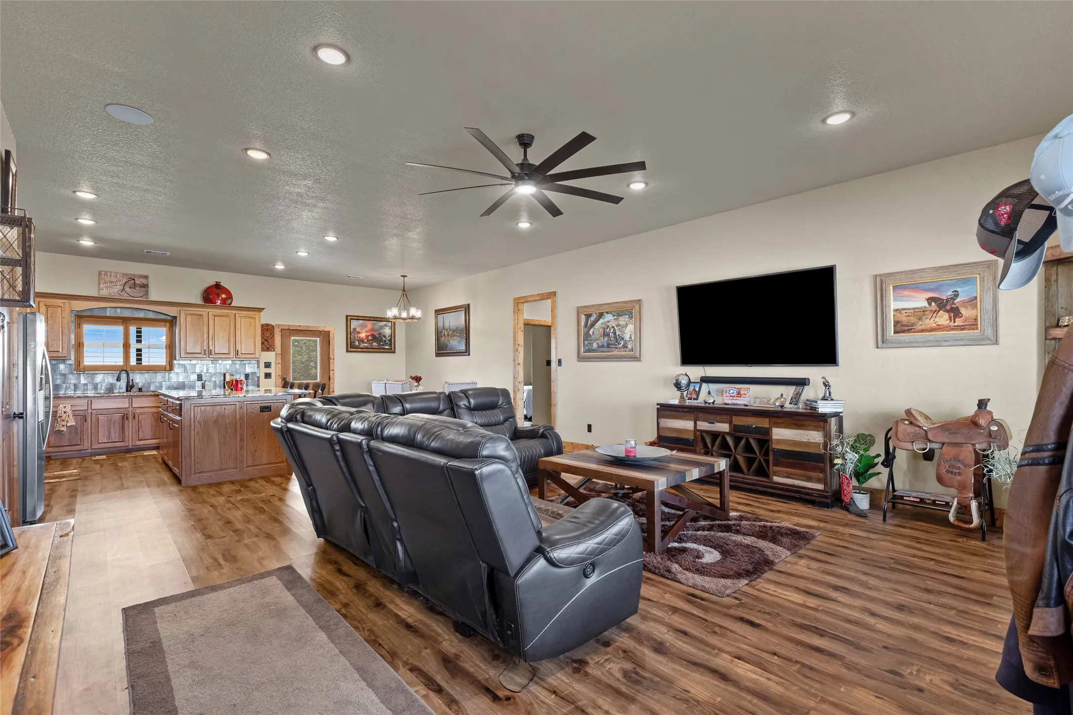 Single Family Residence For Sale in Wise County , 12880 N County Line Rd, Ponder, Texas 76259, 3 Bedroom, 2 Bathroom, 2 Garage spaces, 2,024 Sqft, built in 2020, Price $1,200,000, mls#21362124, Real Estate Agent in Ponder, Homes For Sale in Wise county, Homes For Sale in Ponder, Realtor in Ponder Texas, Real Estate Brokerage Independent Realty Texas, Luminita Cordes Realtor