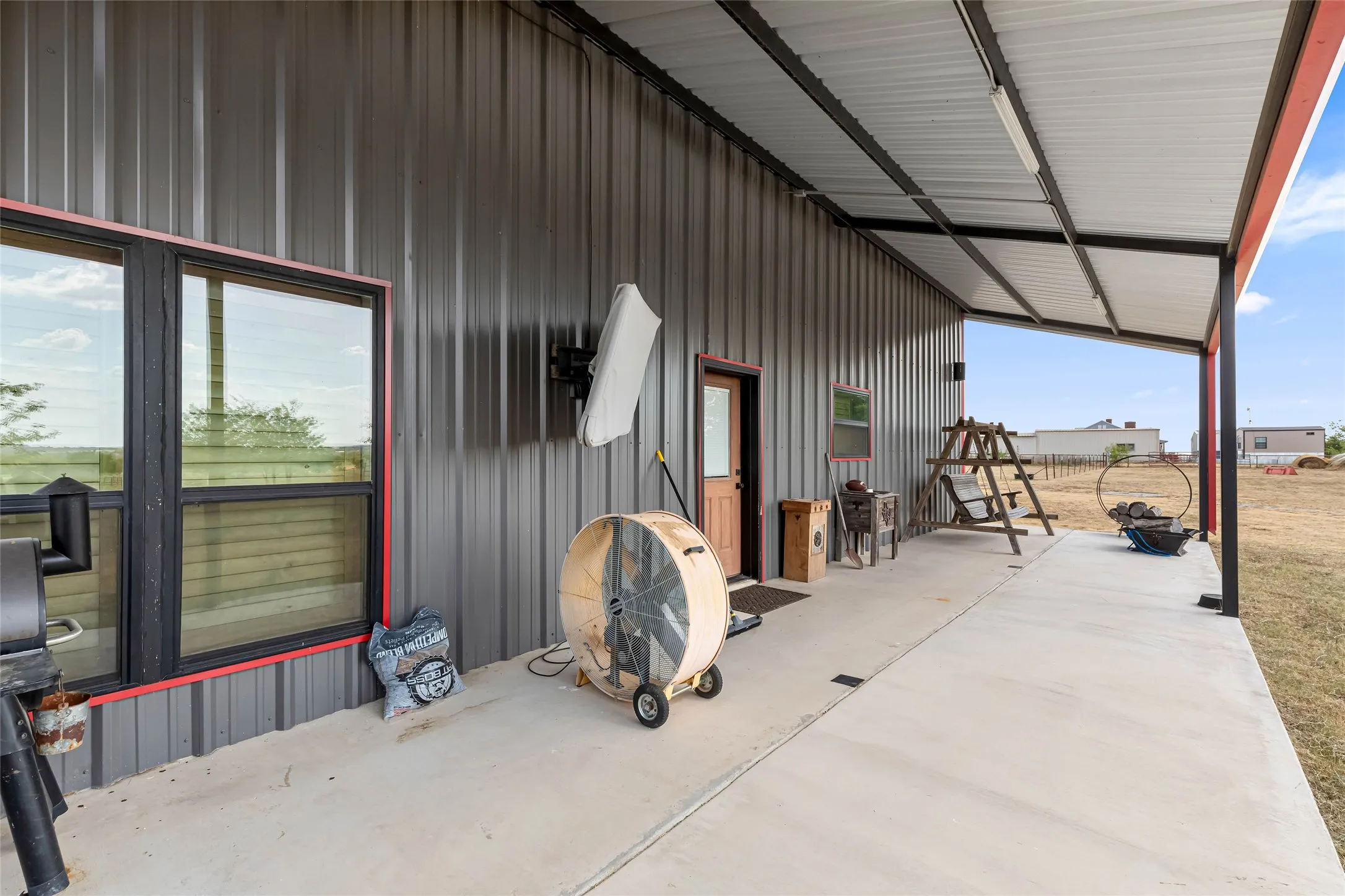 Single Family Residence For Sale in Wise County , 12880 N County Line Rd, Ponder, Texas 76259, 3 Bedroom, 2 Bathroom, 2 Garage spaces, 2,024 Sqft, built in 2020, Price $1,200,000, mls#21362124, Real Estate Agent in Ponder, Homes For Sale in Wise county, Homes For Sale in Ponder, Realtor in Ponder Texas, Real Estate Brokerage Independent Realty Texas, Luminita Cordes Realtor