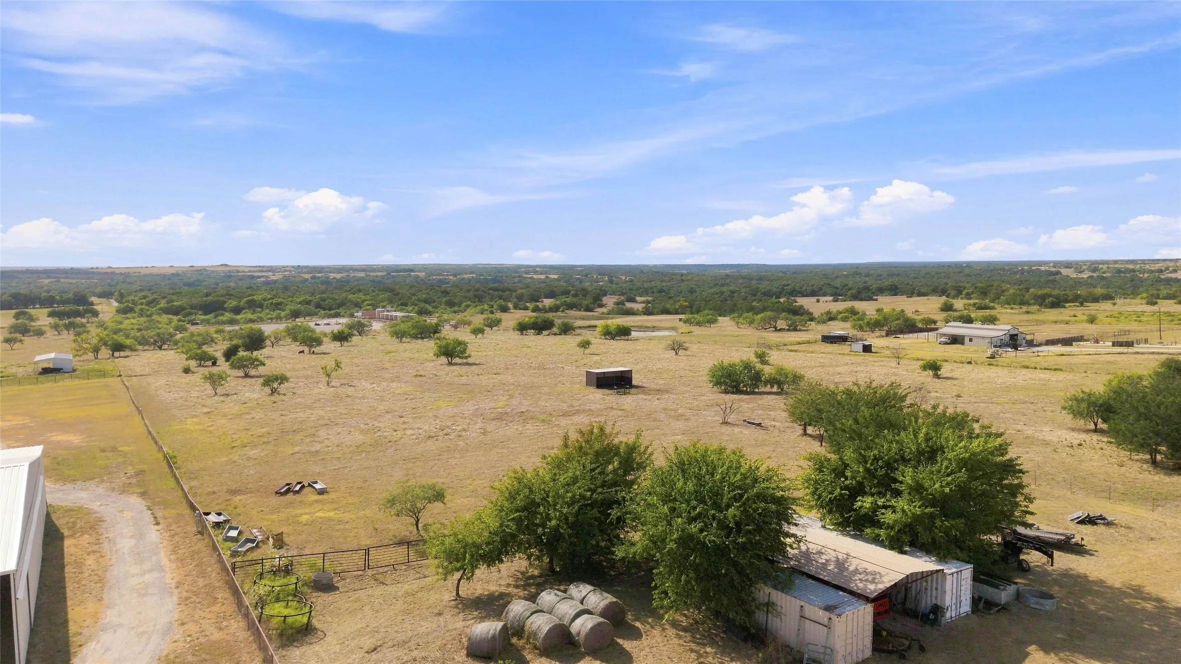 Single Family Residence For Sale in Wise County , 12880 N County Line Rd, Ponder, Texas 76259, 3 Bedroom, 2 Bathroom, 2 Garage spaces, 2,024 Sqft, built in 2020, Price $1,200,000, mls#21362124, Real Estate Agent in Ponder, Homes For Sale in Wise county, Homes For Sale in Ponder, Realtor in Ponder Texas, Real Estate Brokerage Independent Realty Texas, Luminita Cordes Realtor
