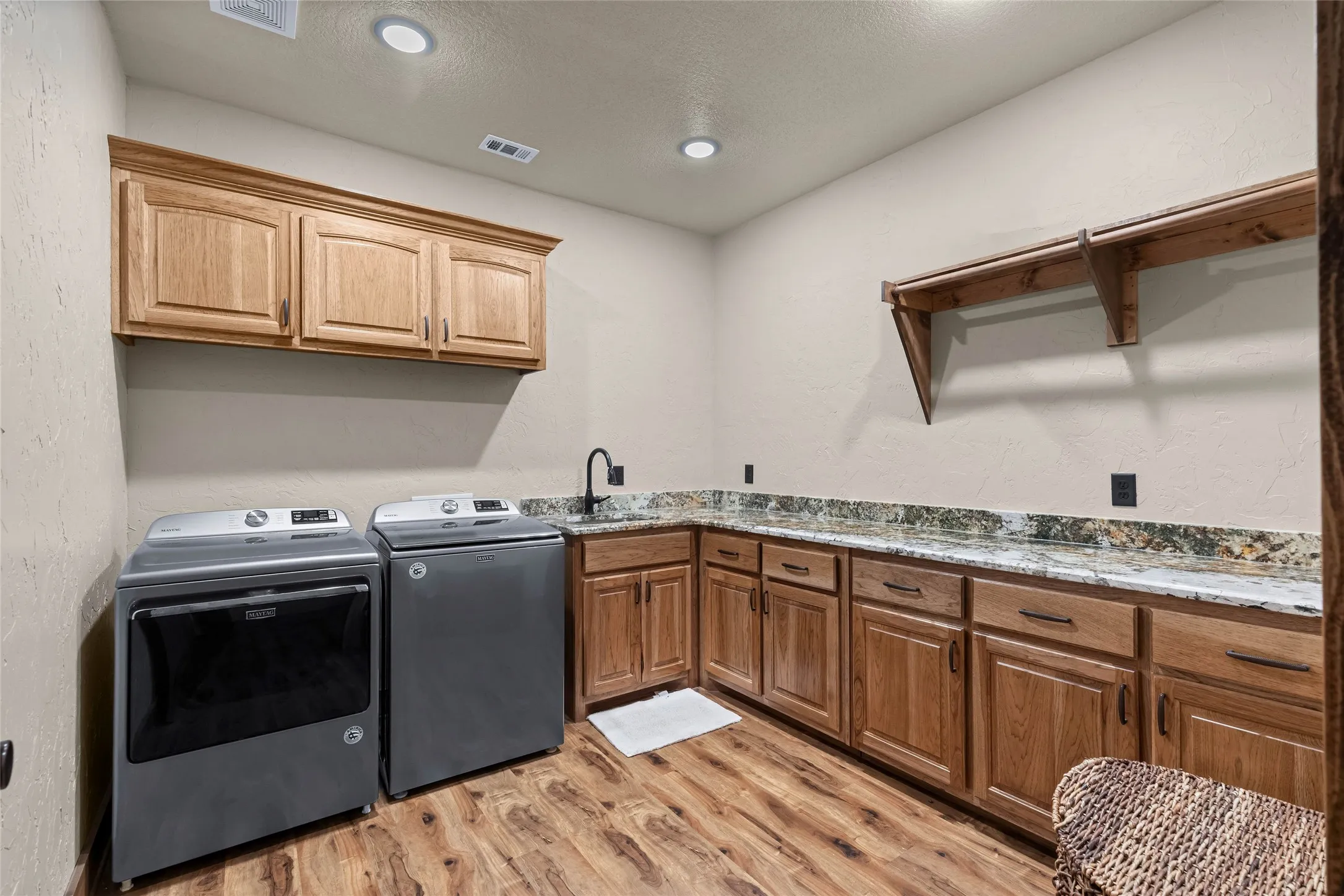 Single Family Residence For Sale in Wise County , 12880 N County Line Rd, Ponder, Texas 76259, 3 Bedroom, 2 Bathroom, 2 Garage spaces, 2,024 Sqft, built in 2020, Price $1,200,000, mls#21362124, Real Estate Agent in Ponder, Homes For Sale in Wise county, Homes For Sale in Ponder, Realtor in Ponder Texas, Real Estate Brokerage Independent Realty Texas, Luminita Cordes Realtor