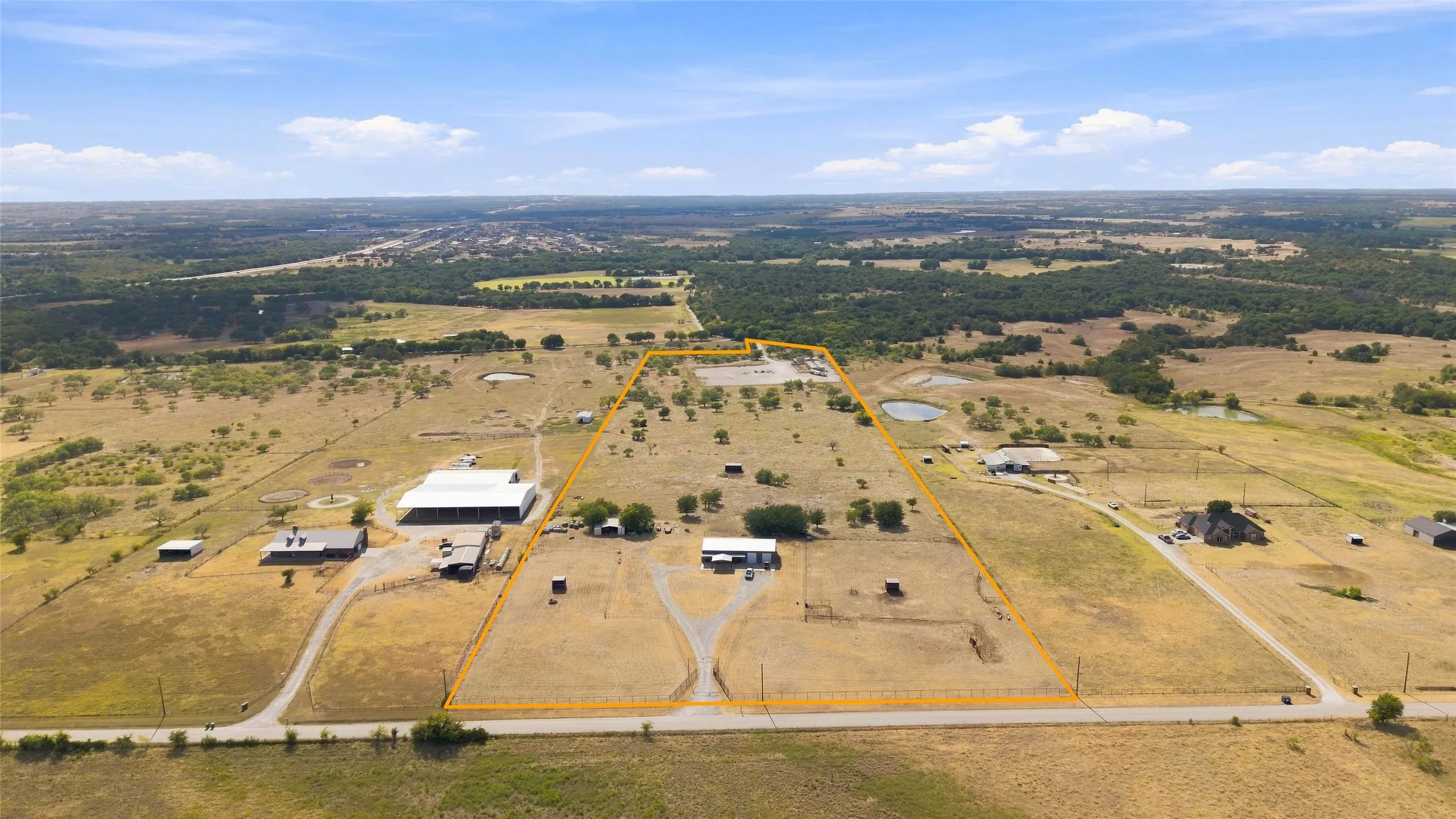 Single Family Residence For Sale in Wise County , 12880 N County Line Rd, Ponder, Texas 76259, 3 Bedroom, 2 Bathroom, 2 Garage spaces, 2,024 Sqft, built in 2020, Price $1,200,000, mls#21362124, Real Estate Agent in Ponder, Homes For Sale in Wise county, Homes For Sale in Ponder, Realtor in Ponder Texas, Real Estate Brokerage Independent Realty Texas, Luminita Cordes Realtor