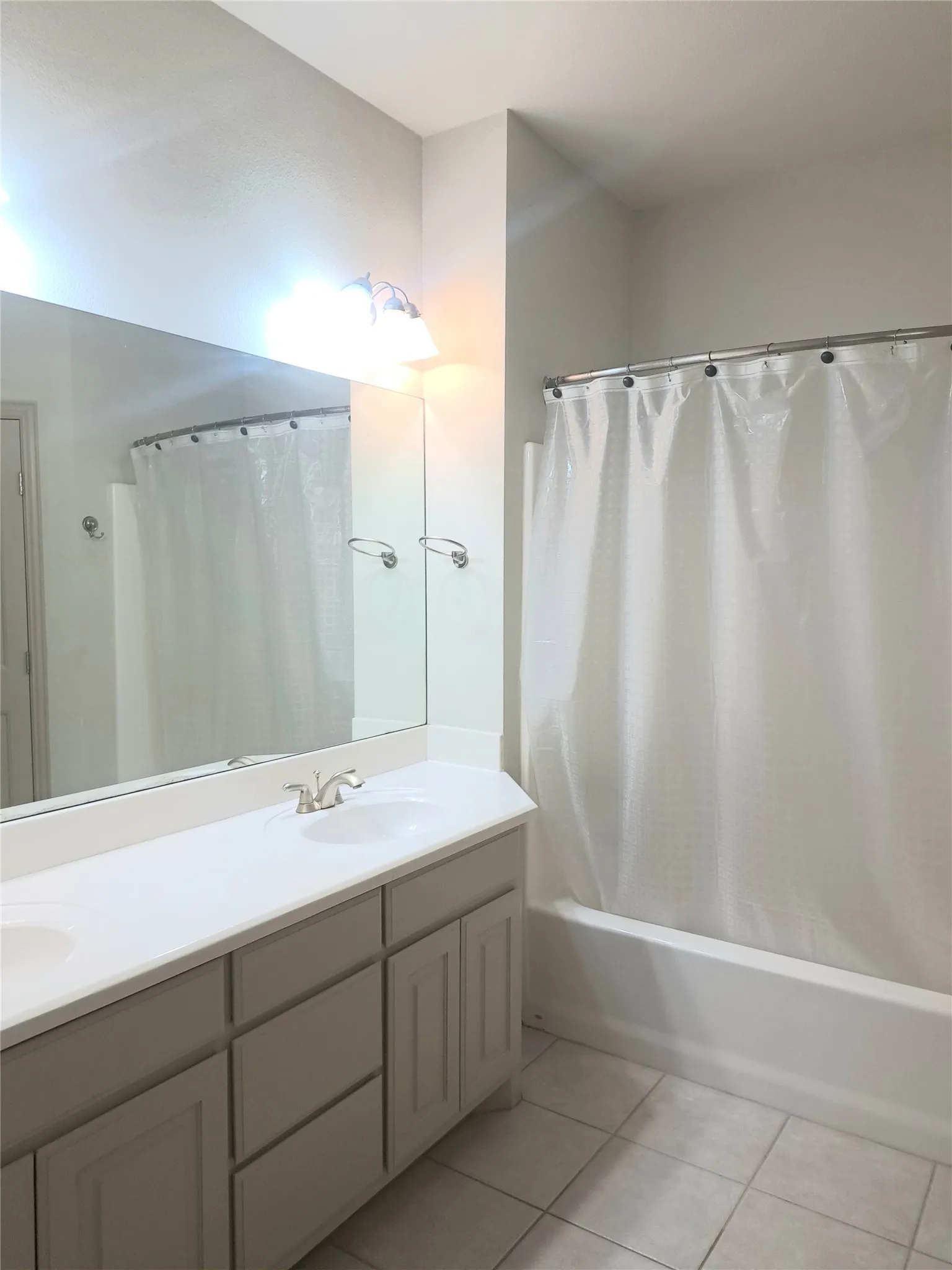 Quadruplex For Rent in Parker County , 1301 DICEY Road 217, Weatherford, Texas 76085, 2 Bedroom, 2 Bathroom, 1 Garage spaces, 1,350 Sqft, built in 2007, mls#21365309, Real Estate Agent in Weatherford, Homes For Rent in Parker county, Homes For Rent in Weatherford, Realtor in Weatherford Texas, Real Estate Brokerage Independent Realty Texas, Luminita Cordes Realtor