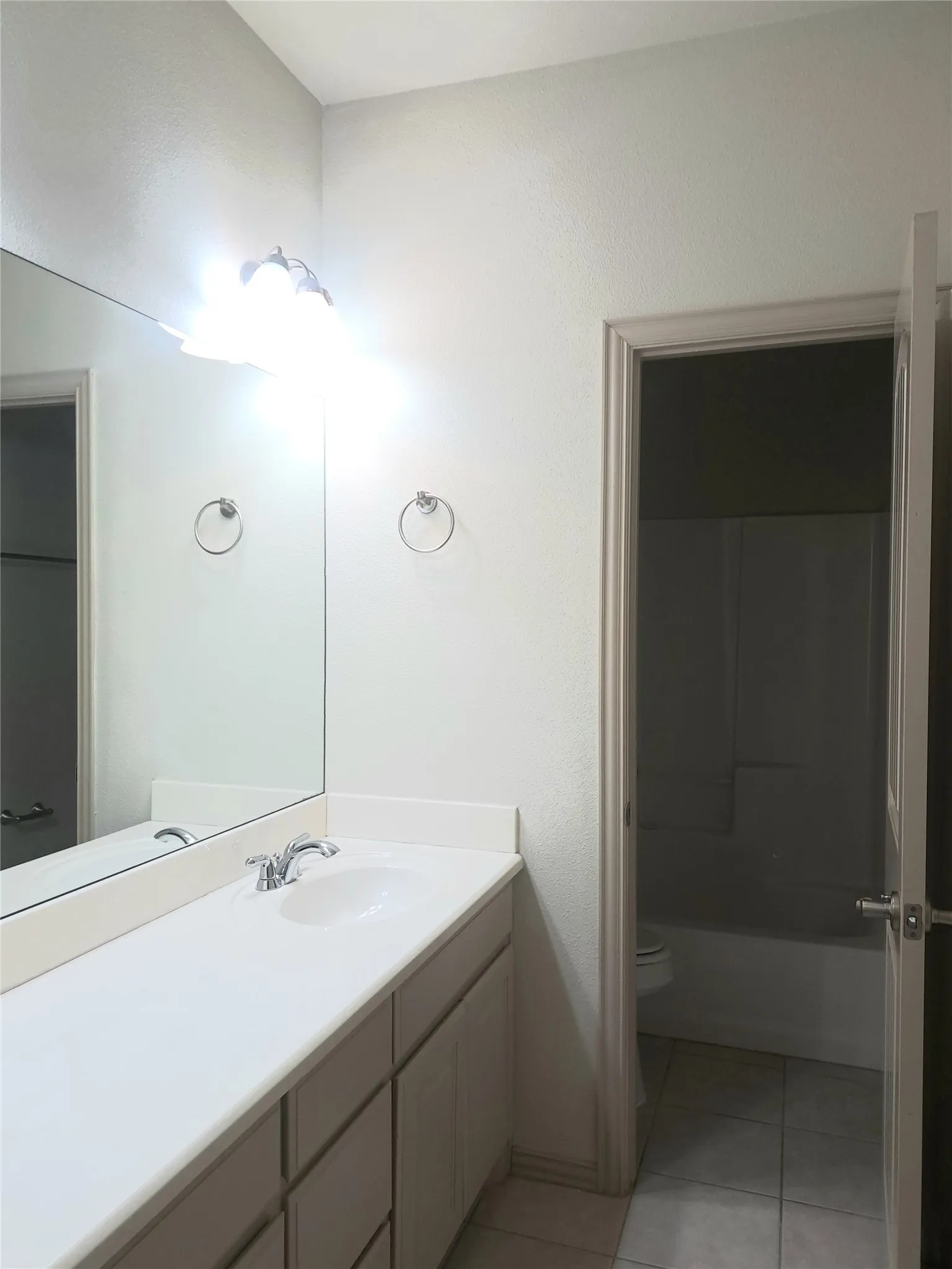Quadruplex For Rent in Parker County , 1301 DICEY Road 217, Weatherford, Texas 76085, 2 Bedroom, 2 Bathroom, 1 Garage spaces, 1,350 Sqft, built in 2007, mls#21365309, Real Estate Agent in Weatherford, Homes For Rent in Parker county, Homes For Rent in Weatherford, Realtor in Weatherford Texas, Real Estate Brokerage Independent Realty Texas, Luminita Cordes Realtor