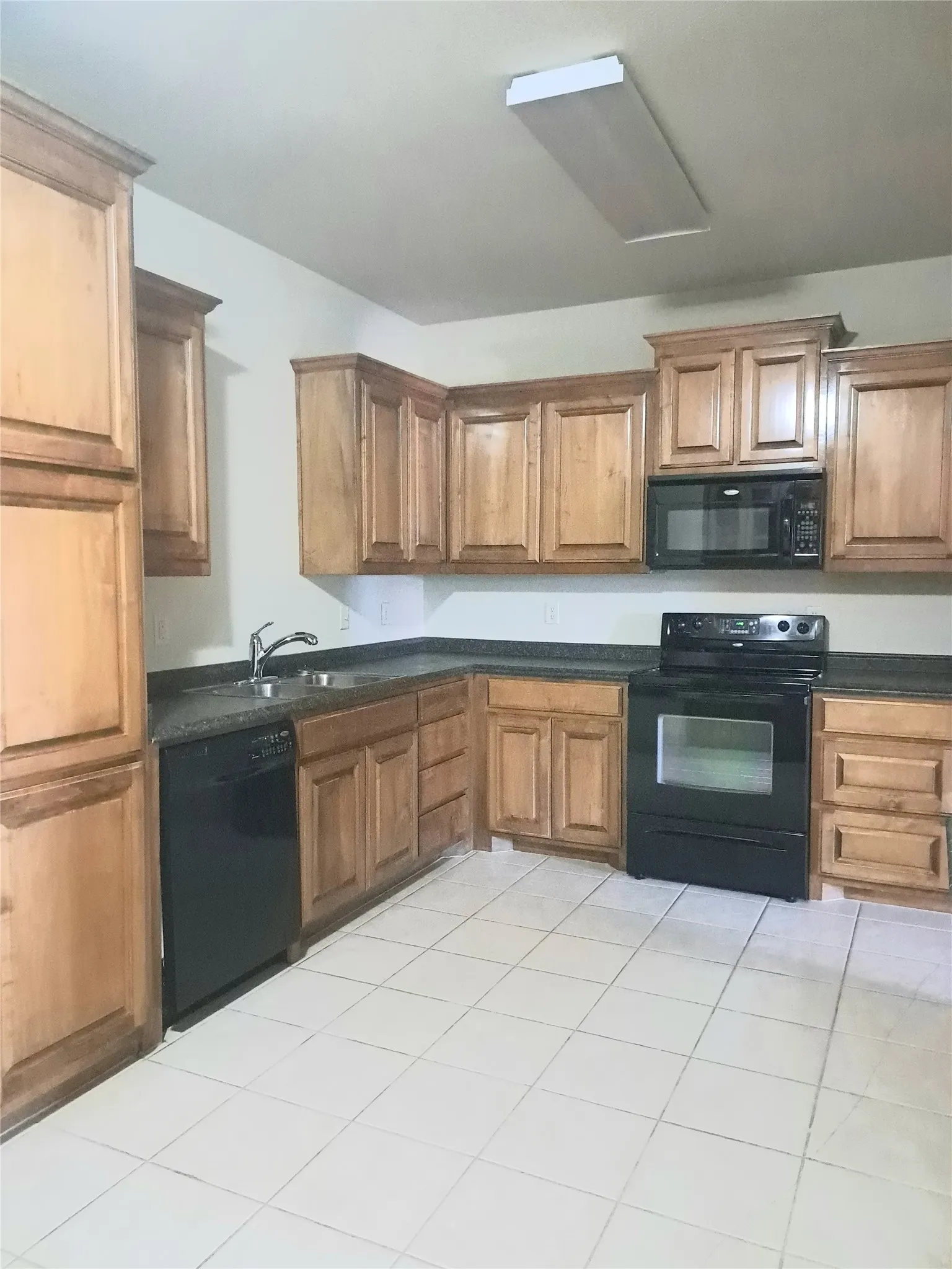 Quadruplex For Rent in Parker County , 1301 DICEY Road 217, Weatherford, Texas 76085, 2 Bedroom, 2 Bathroom, 1 Garage spaces, 1,350 Sqft, built in 2007, mls#21365309, Real Estate Agent in Weatherford, Homes For Rent in Parker county, Homes For Rent in Weatherford, Realtor in Weatherford Texas, Real Estate Brokerage Independent Realty Texas, Luminita Cordes Realtor