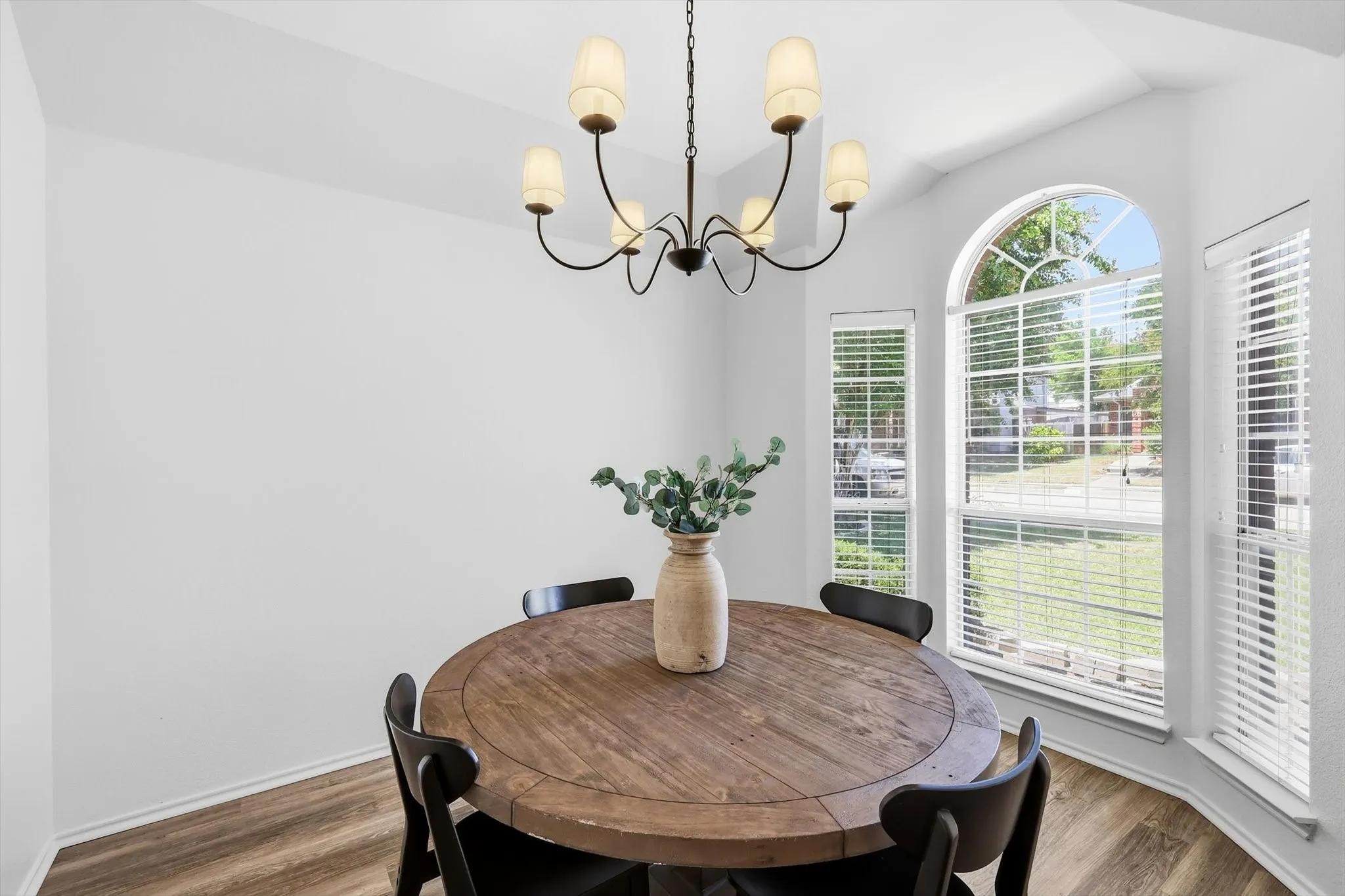 Single Family Residence For Sale in Denton County , 1432 Saint Gallen Lane, Lewisville, Texas 75067, 3 Bedroom, 2 Bathroom, 2 Garage spaces, 1,505 Sqft, built in 1997, mls#21364616, Real Estate Agent in Lewisville, Homes For Sale in Denton county, Homes For Sale in Lewisville, Realtor in Lewisville Texas, Real Estate Brokerage Independent Realty Texas, Luminita Cordes Realtor