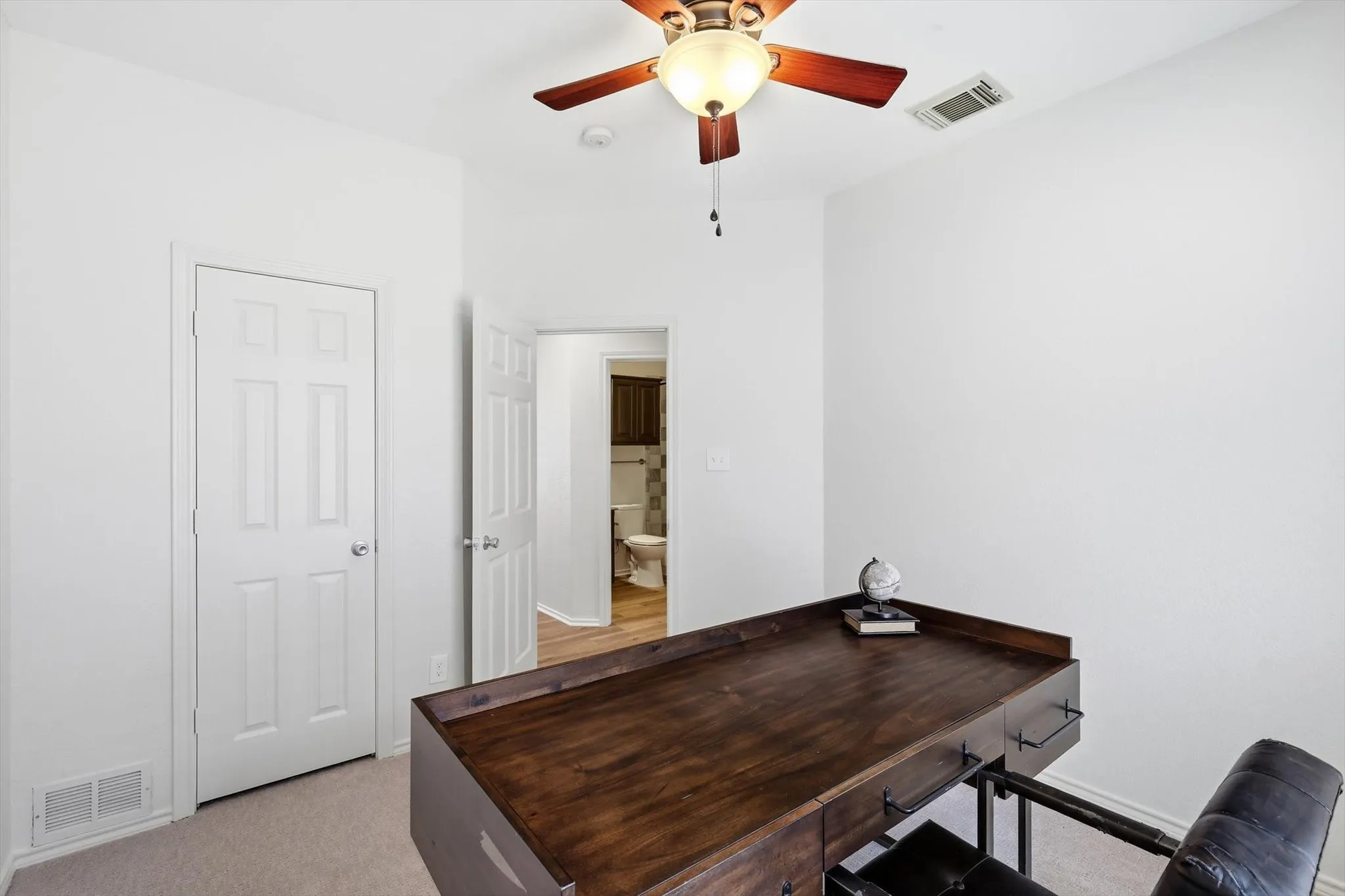 Single Family Residence For Sale in Denton County , 1432 Saint Gallen Lane, Lewisville, Texas 75067, 3 Bedroom, 2 Bathroom, 2 Garage spaces, 1,505 Sqft, built in 1997, mls#21364616, Real Estate Agent in Lewisville, Homes For Sale in Denton county, Homes For Sale in Lewisville, Realtor in Lewisville Texas, Real Estate Brokerage Independent Realty Texas, Luminita Cordes Realtor