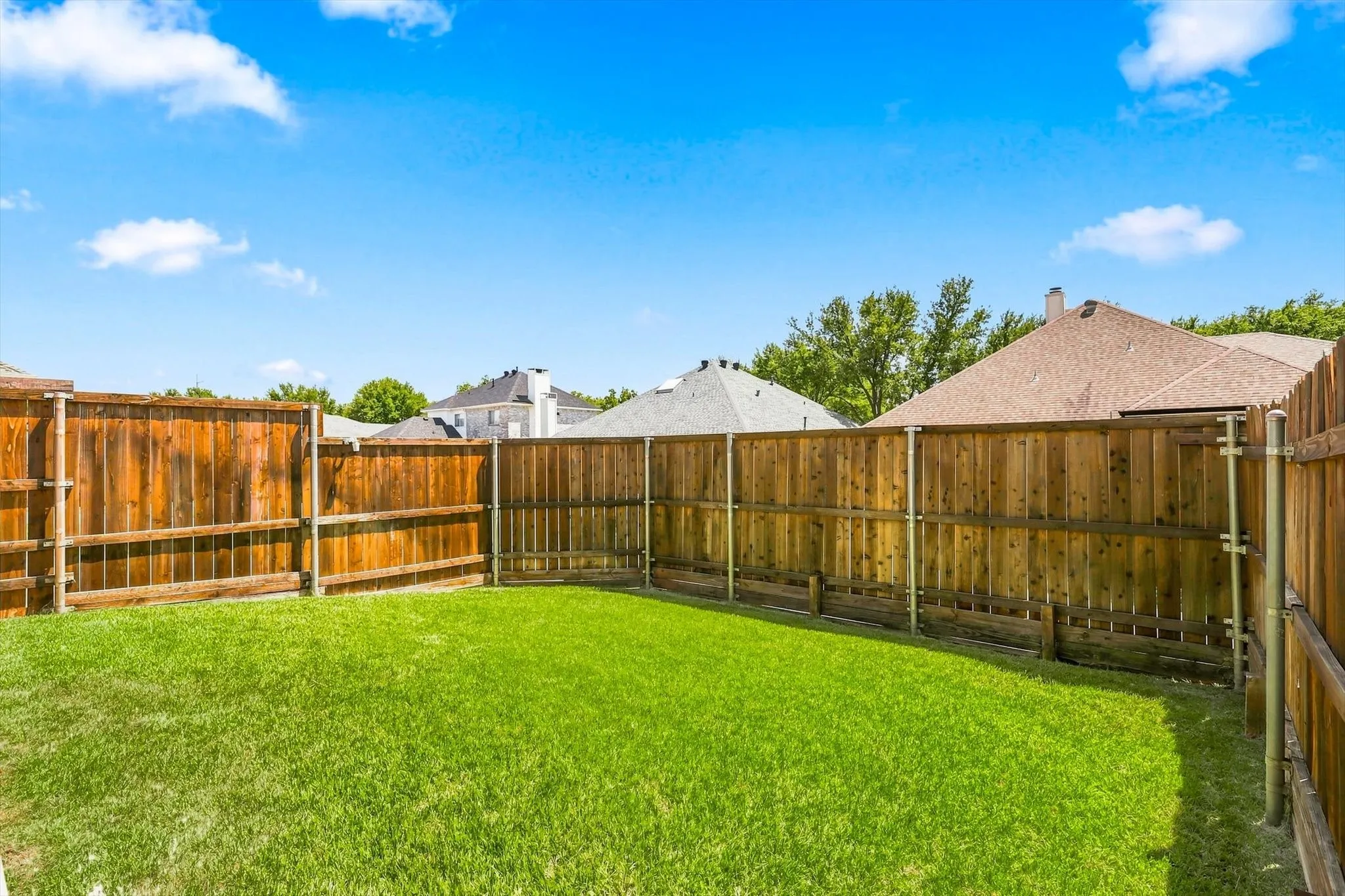 Single Family Residence For Sale in Denton County , 1432 Saint Gallen Lane, Lewisville, Texas 75067, 3 Bedroom, 2 Bathroom, 2 Garage spaces, 1,505 Sqft, built in 1997, mls#21364616, Real Estate Agent in Lewisville, Homes For Sale in Denton county, Homes For Sale in Lewisville, Realtor in Lewisville Texas, Real Estate Brokerage Independent Realty Texas, Luminita Cordes Realtor