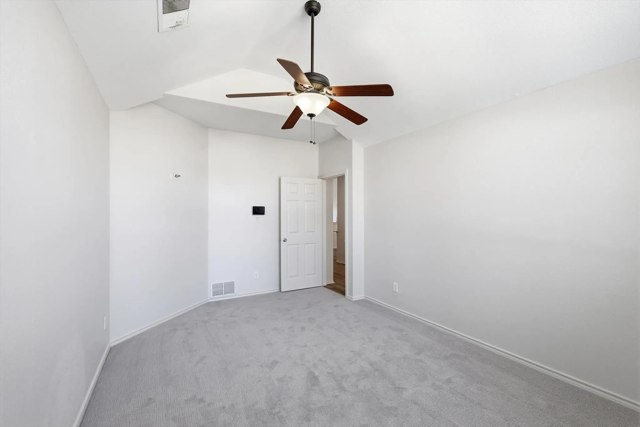 Single Family Residence For Sale in Denton County , 1432 Saint Gallen Lane, Lewisville, Texas 75067, 3 Bedroom, 2 Bathroom, 2 Garage spaces, 1,505 Sqft, built in 1997, mls#21364616, Real Estate Agent in Lewisville, Homes For Sale in Denton county, Homes For Sale in Lewisville, Realtor in Lewisville Texas, Real Estate Brokerage Independent Realty Texas, Luminita Cordes Realtor