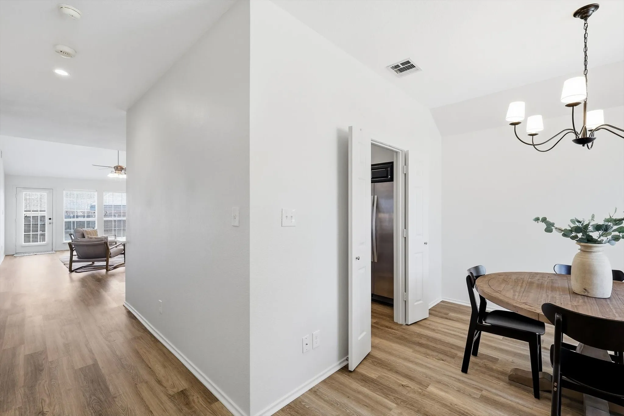 Single Family Residence For Sale in Denton County , 1432 Saint Gallen Lane, Lewisville, Texas 75067, 3 Bedroom, 2 Bathroom, 2 Garage spaces, 1,505 Sqft, built in 1997, mls#21364616, Real Estate Agent in Lewisville, Homes For Sale in Denton county, Homes For Sale in Lewisville, Realtor in Lewisville Texas, Real Estate Brokerage Independent Realty Texas, Luminita Cordes Realtor