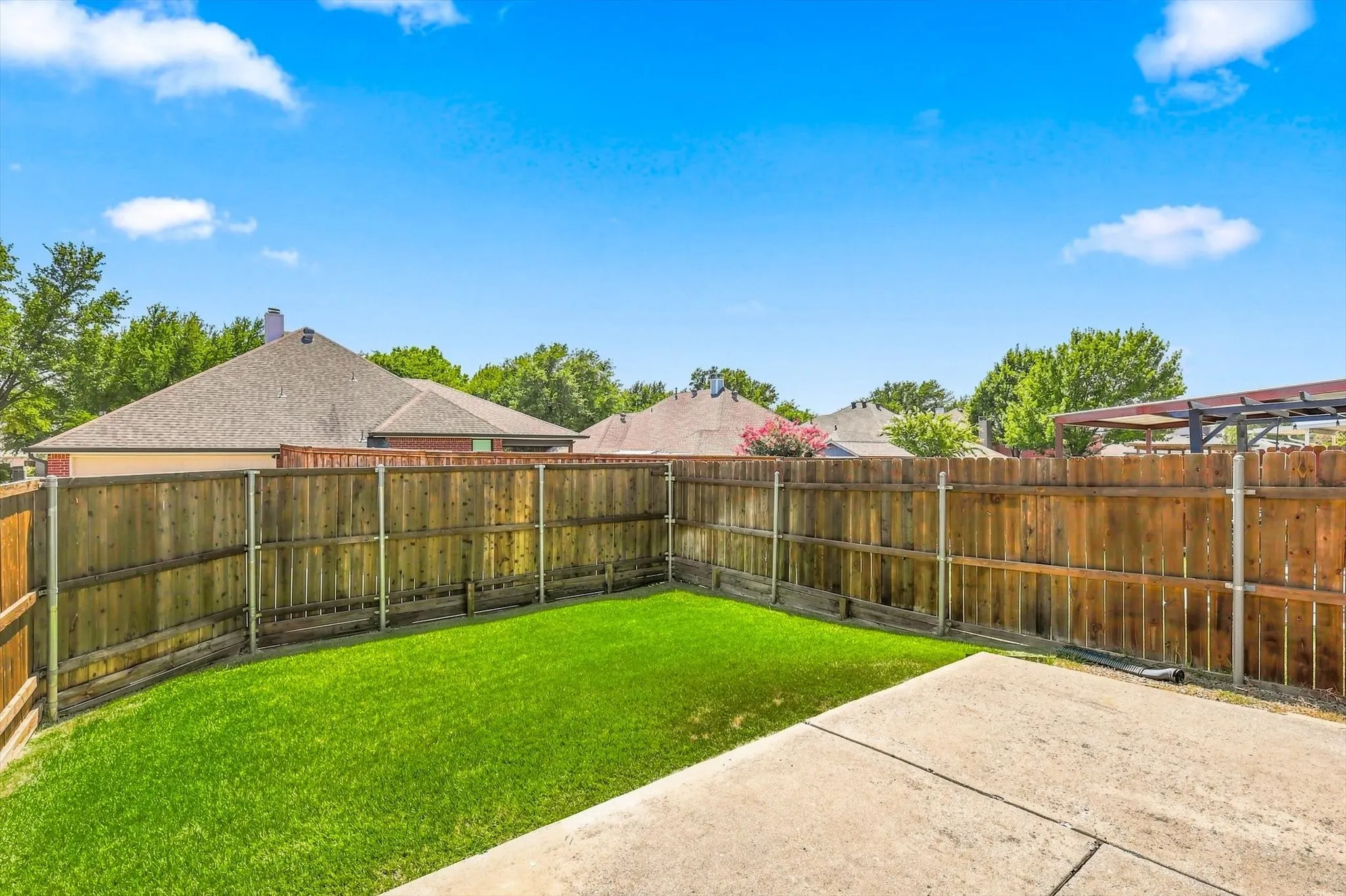 Single Family Residence For Sale in Denton County , 1432 Saint Gallen Lane, Lewisville, Texas 75067, 3 Bedroom, 2 Bathroom, 2 Garage spaces, 1,505 Sqft, built in 1997, mls#21364616, Real Estate Agent in Lewisville, Homes For Sale in Denton county, Homes For Sale in Lewisville, Realtor in Lewisville Texas, Real Estate Brokerage Independent Realty Texas, Luminita Cordes Realtor