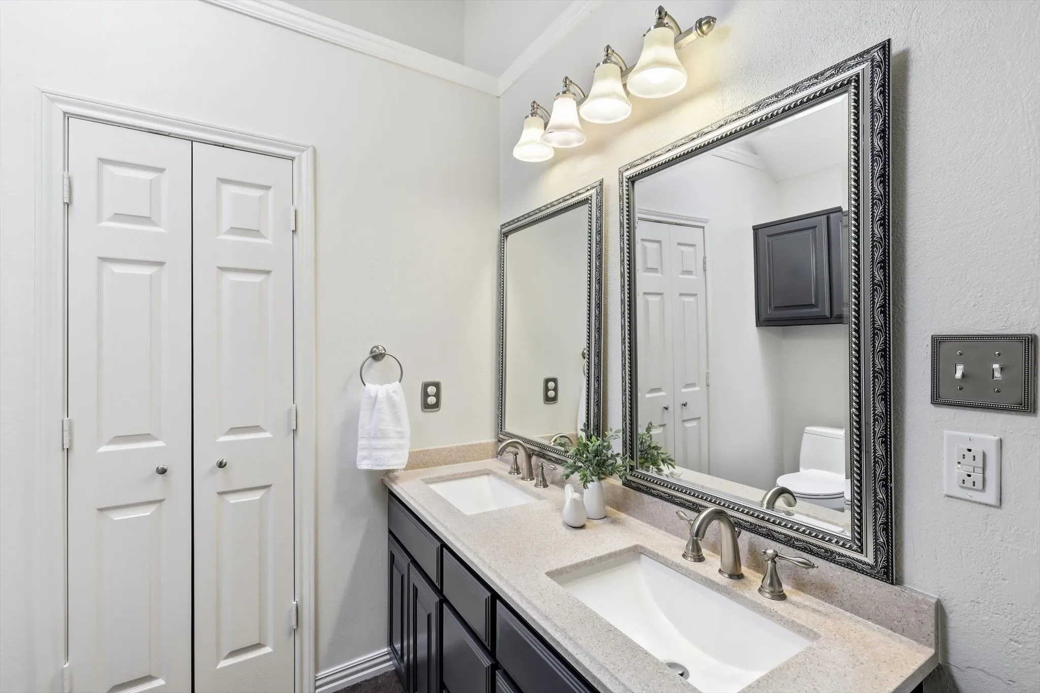 Single Family Residence For Sale in Denton County , 1432 Saint Gallen Lane, Lewisville, Texas 75067, 3 Bedroom, 2 Bathroom, 2 Garage spaces, 1,505 Sqft, built in 1997, mls#21364616, Real Estate Agent in Lewisville, Homes For Sale in Denton county, Homes For Sale in Lewisville, Realtor in Lewisville Texas, Real Estate Brokerage Independent Realty Texas, Luminita Cordes Realtor