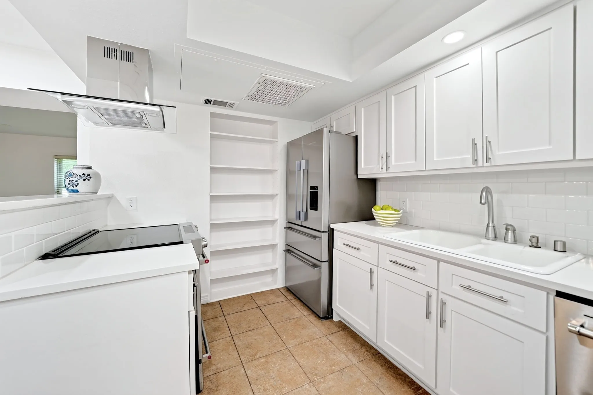 The beautifully renovated​​‌​​​​‌​​‌‌​‌‌​​​‌‌​‌​‌​‌​​​‌​​ kitchen.