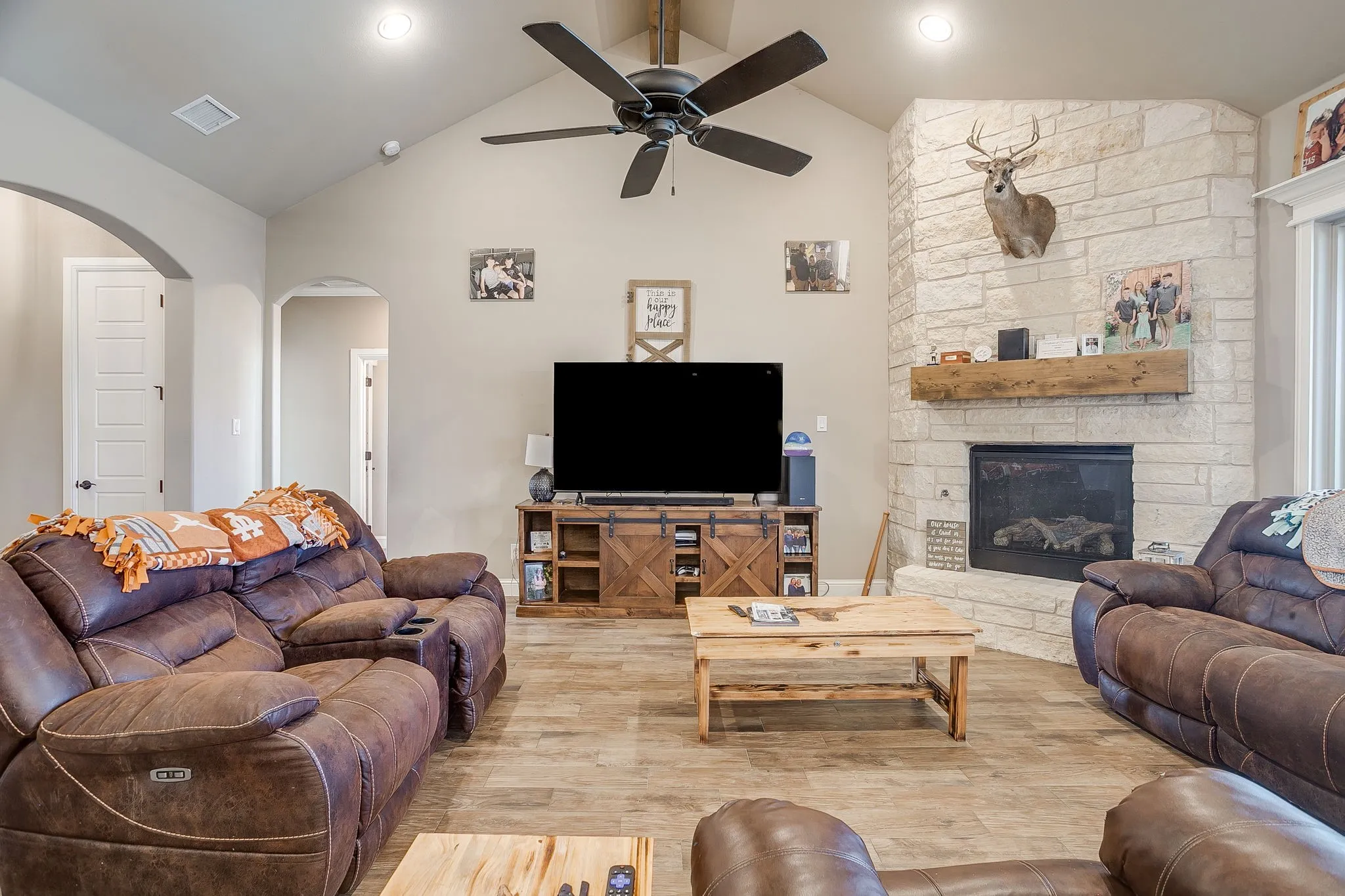 Single Family Residence For Sale in Johnson County , 8032 County Road 1006, Godley, Texas 76044, 4 Bedroom, 2 Bathroom, 2 Garage spaces, 2,355 Sqft, built in 2021, mls#21364533, Real Estate Agent in Godley, Homes For Sale in Johnson county, Homes For Sale in Godley, Realtor in Godley Texas, Real Estate Brokerage Independent Realty Texas, Luminita Cordes Realtor