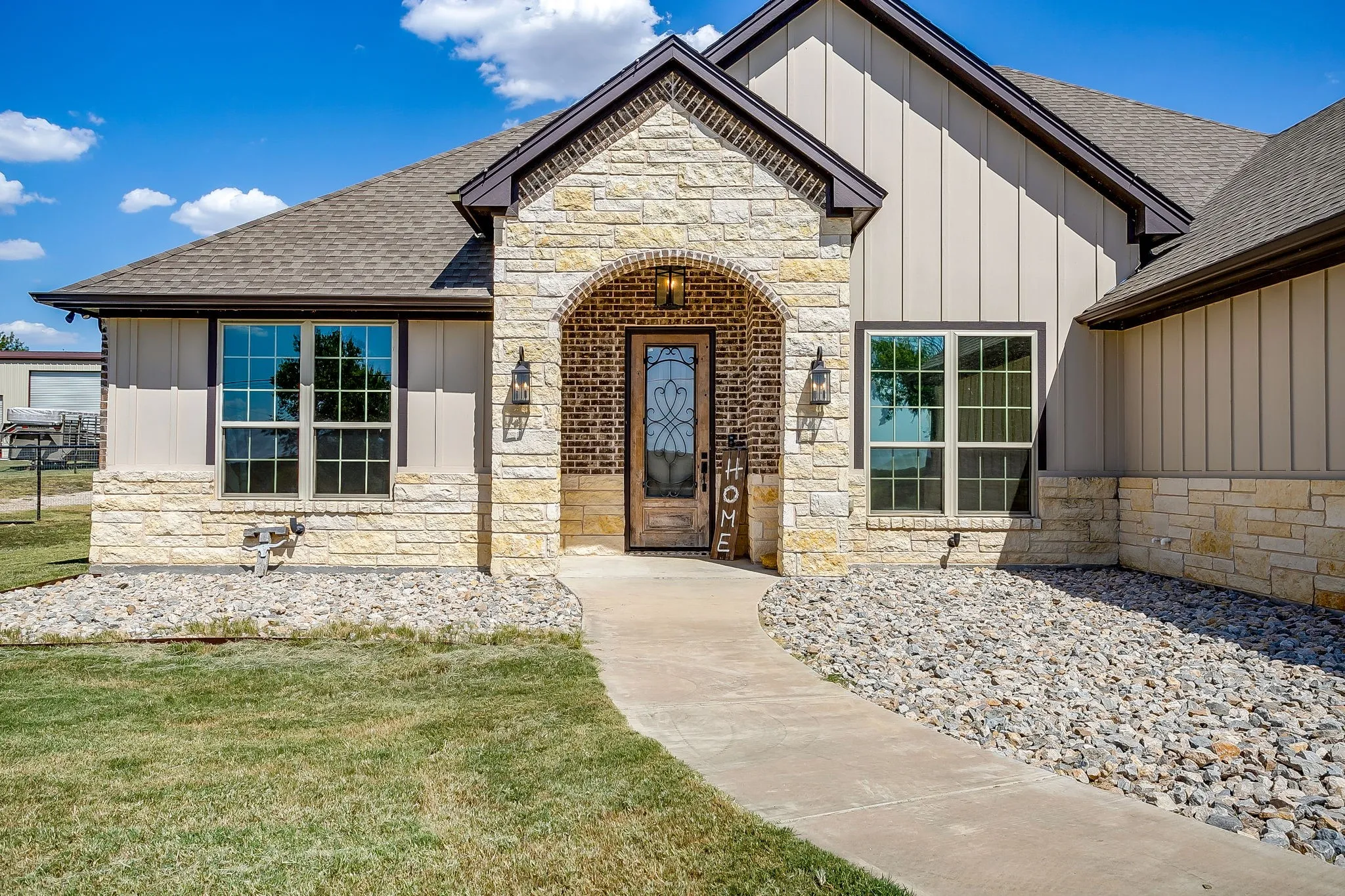 Single Family Residence For Sale in Johnson County , 8032 County Road 1006, Godley, Texas 76044, 4 Bedroom, 2 Bathroom, 2 Garage spaces, 2,355 Sqft, built in 2021, mls#21364533, Real Estate Agent in Godley, Homes For Sale in Johnson county, Homes For Sale in Godley, Realtor in Godley Texas, Real Estate Brokerage Independent Realty Texas, Luminita Cordes Realtor