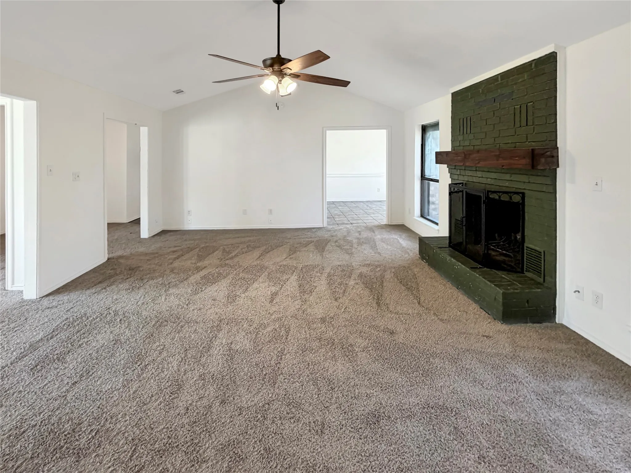 Single Family Residence For Sale in Hunt County , 1106 N Atkins Drive, Celeste, Texas 75423, 3 Bedroom, 2 Bathroom, 2 Garage spaces, 1,625 Sqft, built in 1989, mls#21365312, Real Estate Agent in Celeste, Homes For Sale in Hunt county, Homes For Sale in Celeste, Realtor in Celeste Texas, Real Estate Brokerage Independent Realty Texas, Luminita Cordes Realtor