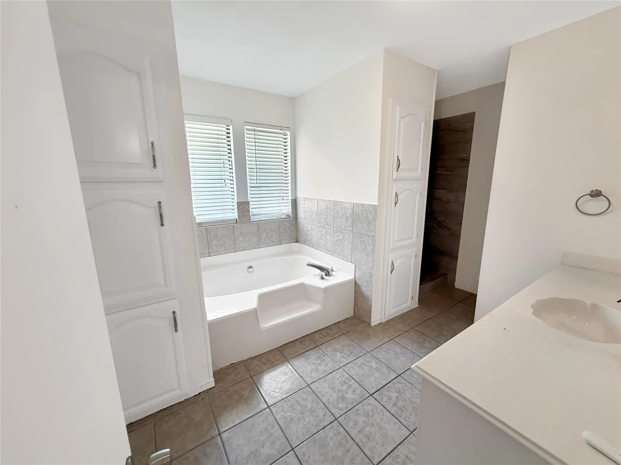 Single Family Residence For Sale in Hunt County , 1106 N Atkins Drive, Celeste, Texas 75423, 3 Bedroom, 2 Bathroom, 2 Garage spaces, 1,625 Sqft, built in 1989, mls#21365312, Real Estate Agent in Celeste, Homes For Sale in Hunt county, Homes For Sale in Celeste, Realtor in Celeste Texas, Real Estate Brokerage Independent Realty Texas, Luminita Cordes Realtor