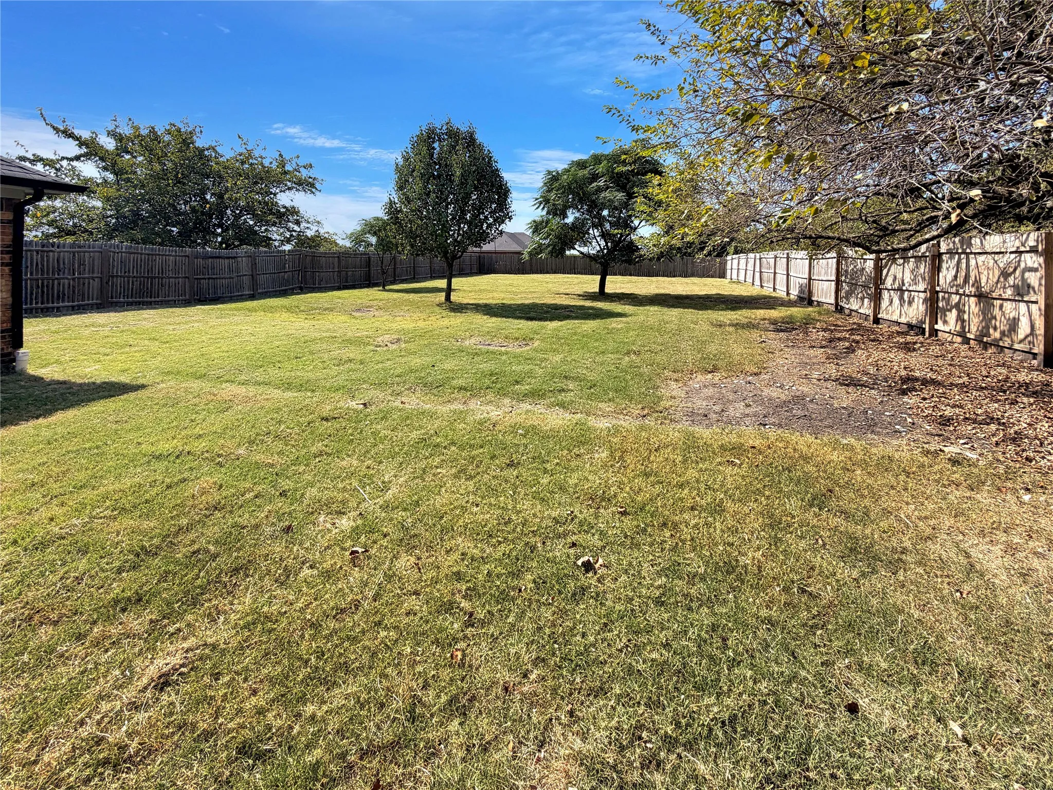 Single Family Residence For Sale in Hunt County , 1106 N Atkins Drive, Celeste, Texas 75423, 3 Bedroom, 2 Bathroom, 2 Garage spaces, 1,625 Sqft, built in 1989, mls#21365312, Real Estate Agent in Celeste, Homes For Sale in Hunt county, Homes For Sale in Celeste, Realtor in Celeste Texas, Real Estate Brokerage Independent Realty Texas, Luminita Cordes Realtor