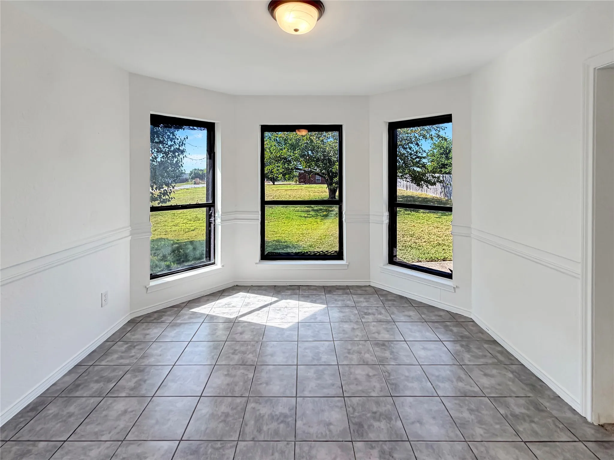 Single Family Residence For Sale in Hunt County , 1106 N Atkins Drive, Celeste, Texas 75423, 3 Bedroom, 2 Bathroom, 2 Garage spaces, 1,625 Sqft, built in 1989, mls#21365312, Real Estate Agent in Celeste, Homes For Sale in Hunt county, Homes For Sale in Celeste, Realtor in Celeste Texas, Real Estate Brokerage Independent Realty Texas, Luminita Cordes Realtor