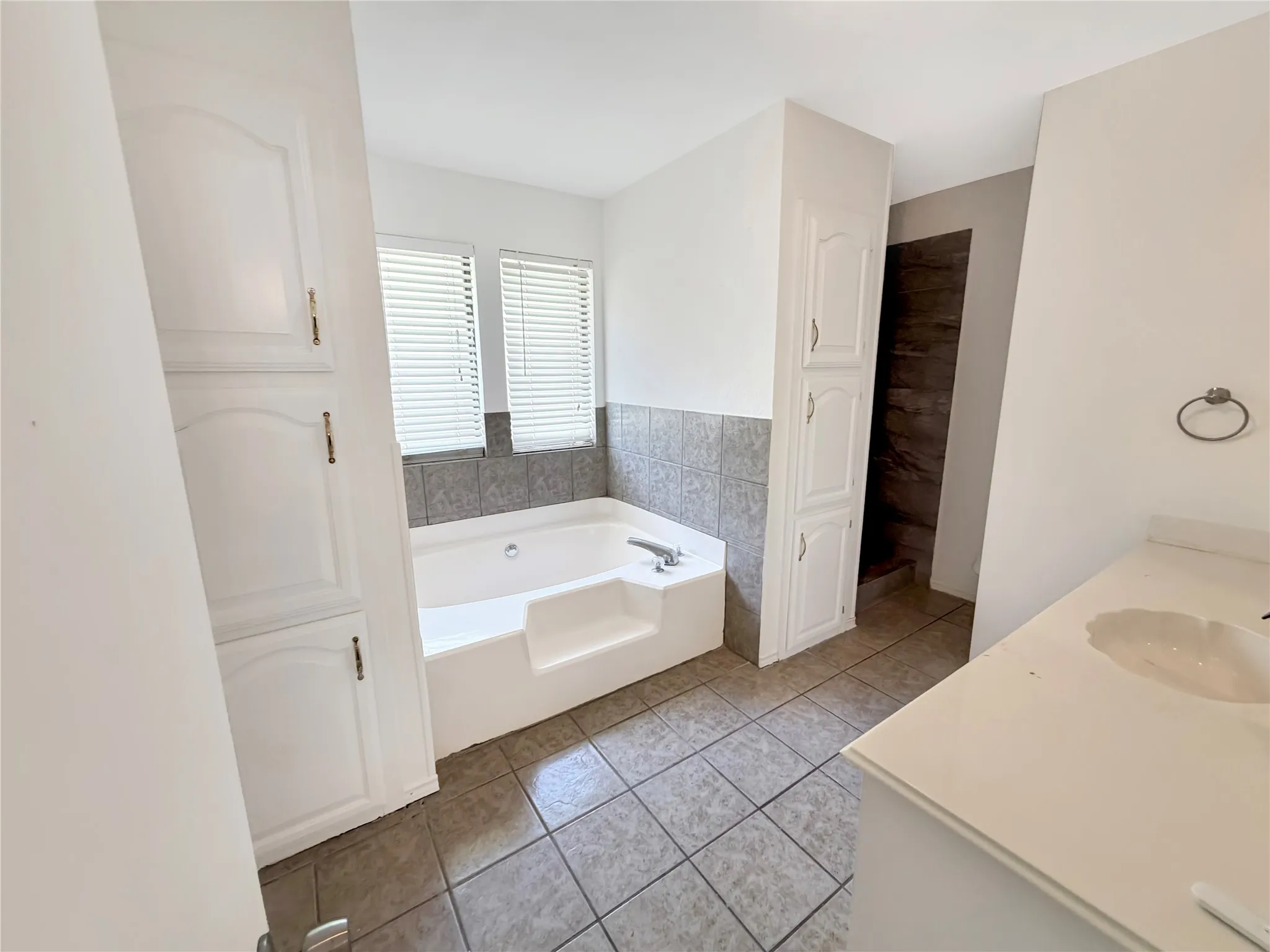 Single Family Residence For Sale in Hunt County , 1106 N Atkins Drive, Celeste, Texas 75423, 3 Bedroom, 2 Bathroom, 2 Garage spaces, 1,625 Sqft, built in 1989, mls#21365312, Real Estate Agent in Celeste, Homes For Sale in Hunt county, Homes For Sale in Celeste, Realtor in Celeste Texas, Real Estate Brokerage Independent Realty Texas, Luminita Cordes Realtor