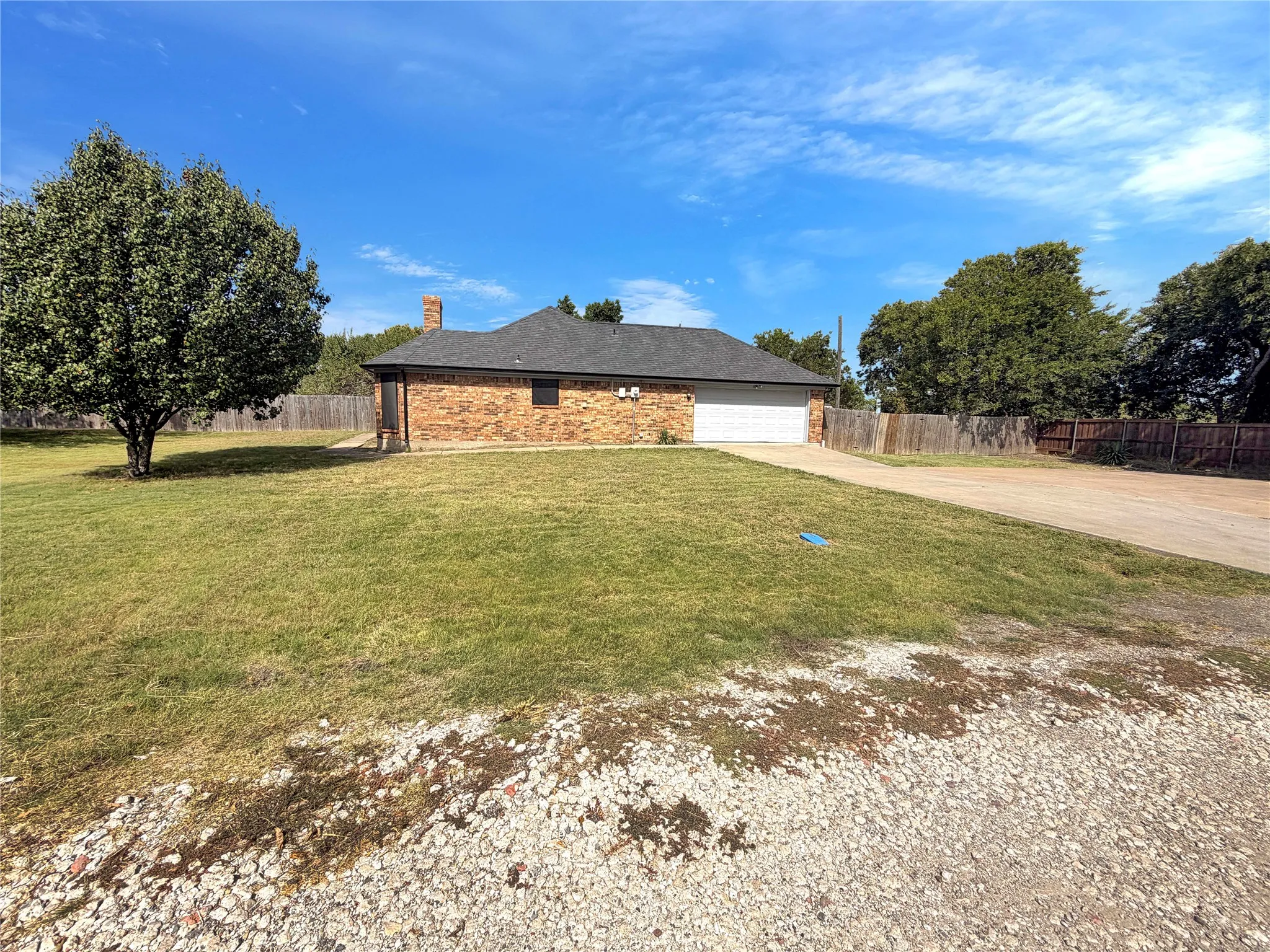Single Family Residence For Sale in Hunt County , 1106 N Atkins Drive, Celeste, Texas 75423, 3 Bedroom, 2 Bathroom, 2 Garage spaces, 1,625 Sqft, built in 1989, mls#21365312, Real Estate Agent in Celeste, Homes For Sale in Hunt county, Homes For Sale in Celeste, Realtor in Celeste Texas, Real Estate Brokerage Independent Realty Texas, Luminita Cordes Realtor