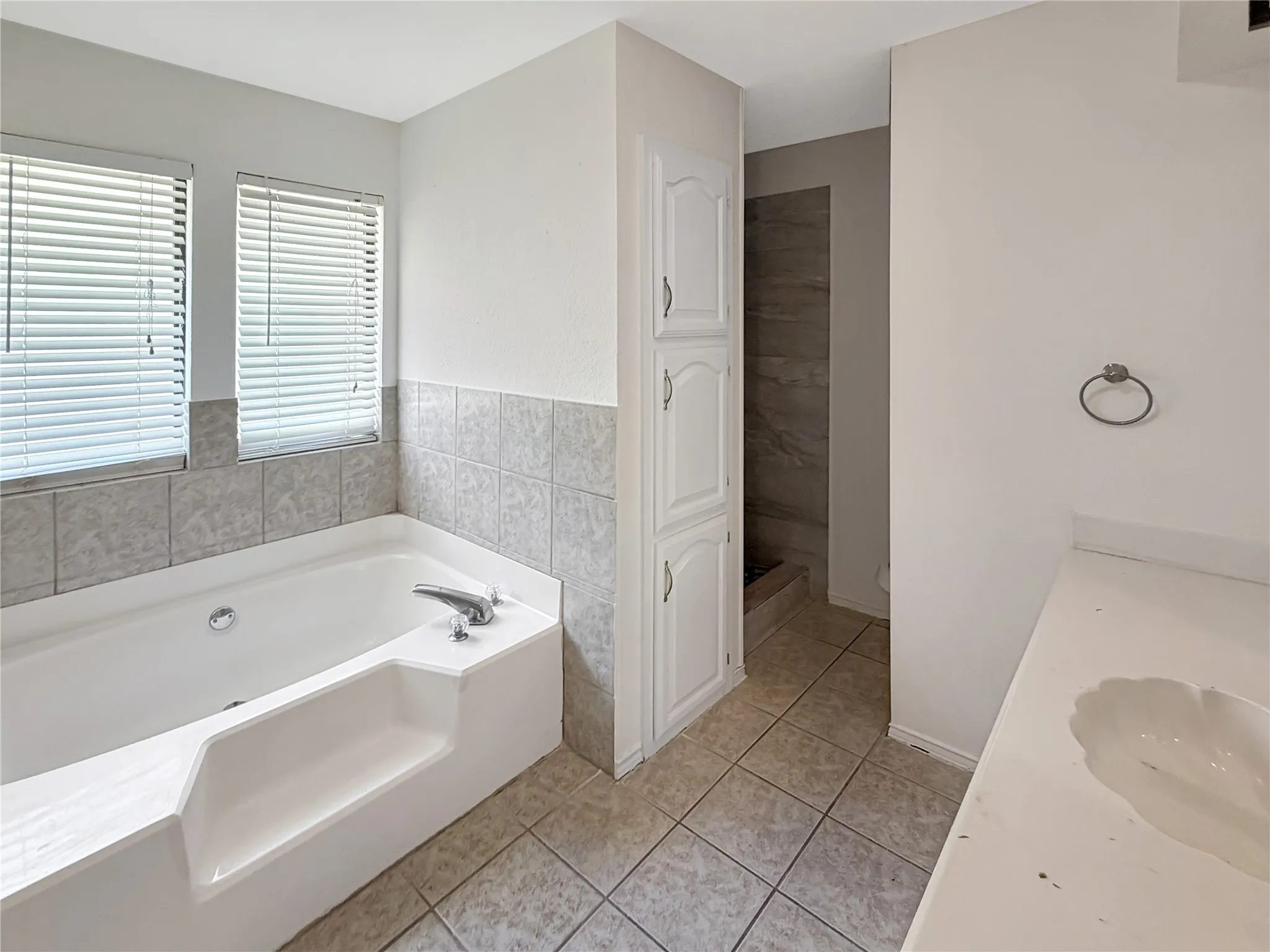 Single Family Residence For Sale in Hunt County , 1106 N Atkins Drive, Celeste, Texas 75423, 3 Bedroom, 2 Bathroom, 2 Garage spaces, 1,625 Sqft, built in 1989, mls#21365312, Real Estate Agent in Celeste, Homes For Sale in Hunt county, Homes For Sale in Celeste, Realtor in Celeste Texas, Real Estate Brokerage Independent Realty Texas, Luminita Cordes Realtor