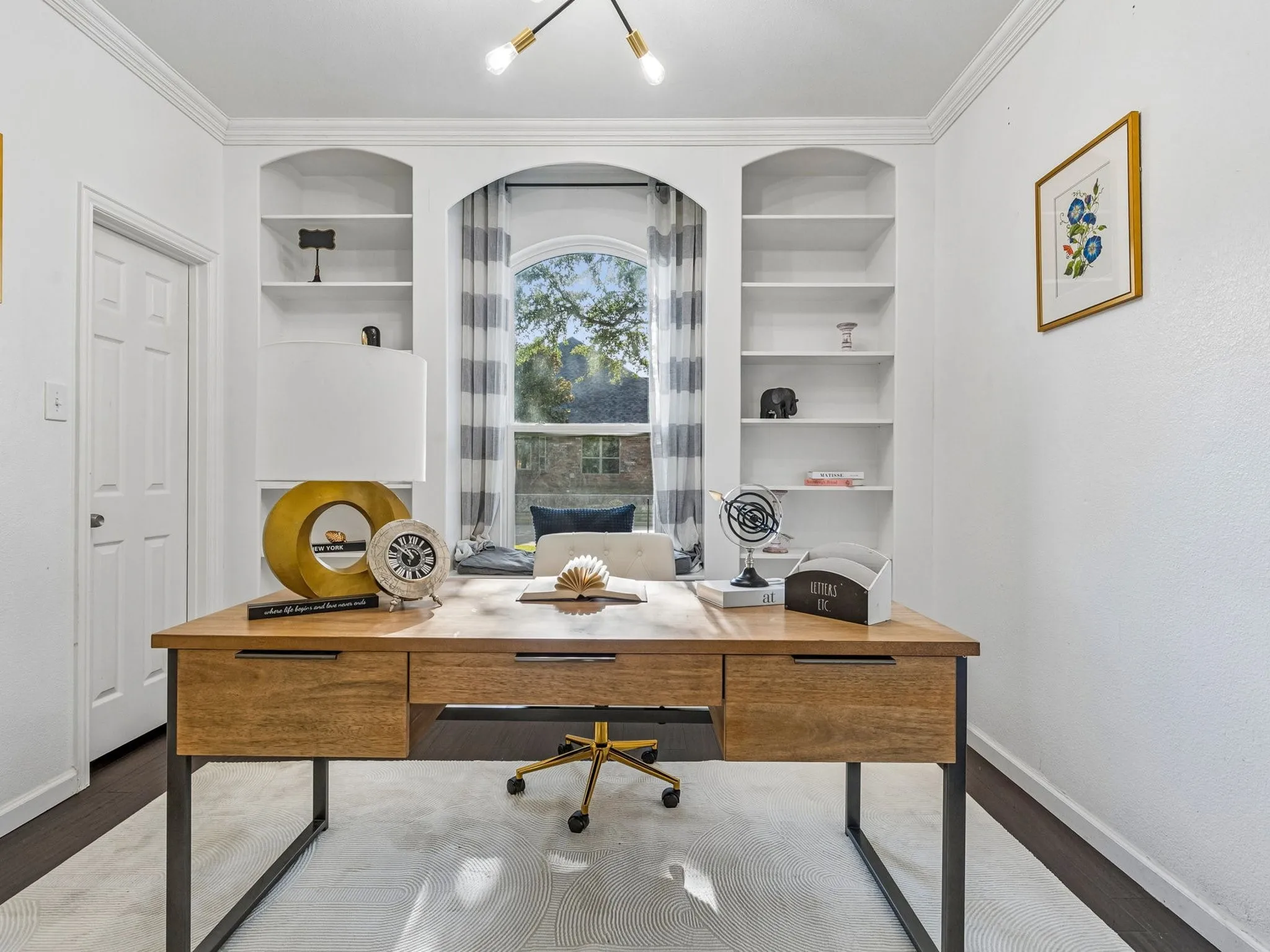 currently being used as an office showcases more fab built in bookcases and a wonderful window seat
