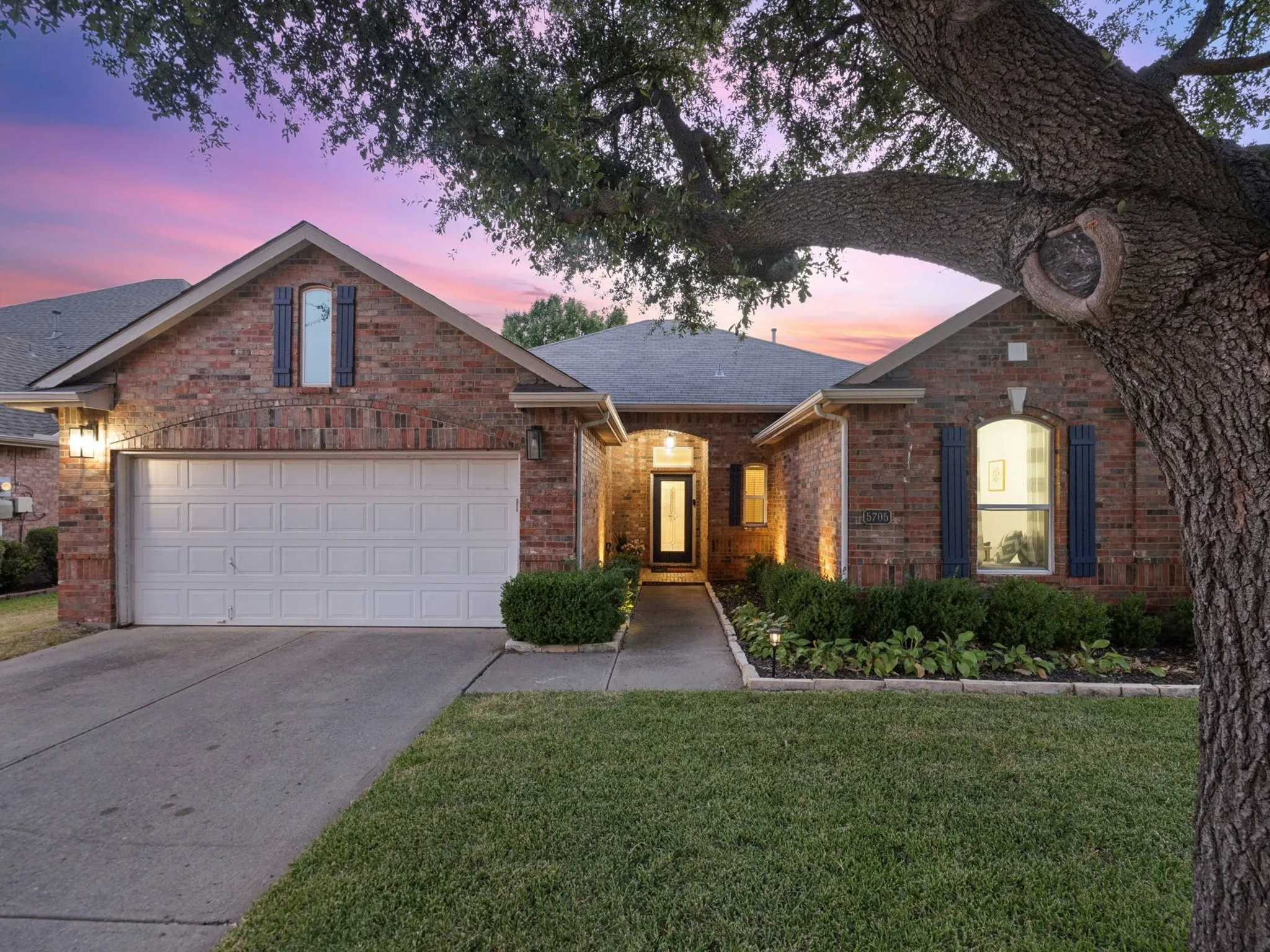 Single Family Residence For Sale in Collin County , 5705 Wilmington Drive, Frisco, Texas 75035, 4 Bedroom, 2 Bathroom, 2 Garage spaces, 2,000 Sqft, built in 1999, mls#21356915, Real Estate Agent in Frisco, Homes For Sale in Collin county, Homes For Sale in Frisco, Realtor in Frisco Texas, Real Estate Brokerage Independent Realty Texas, Luminita Cordes Realtor
