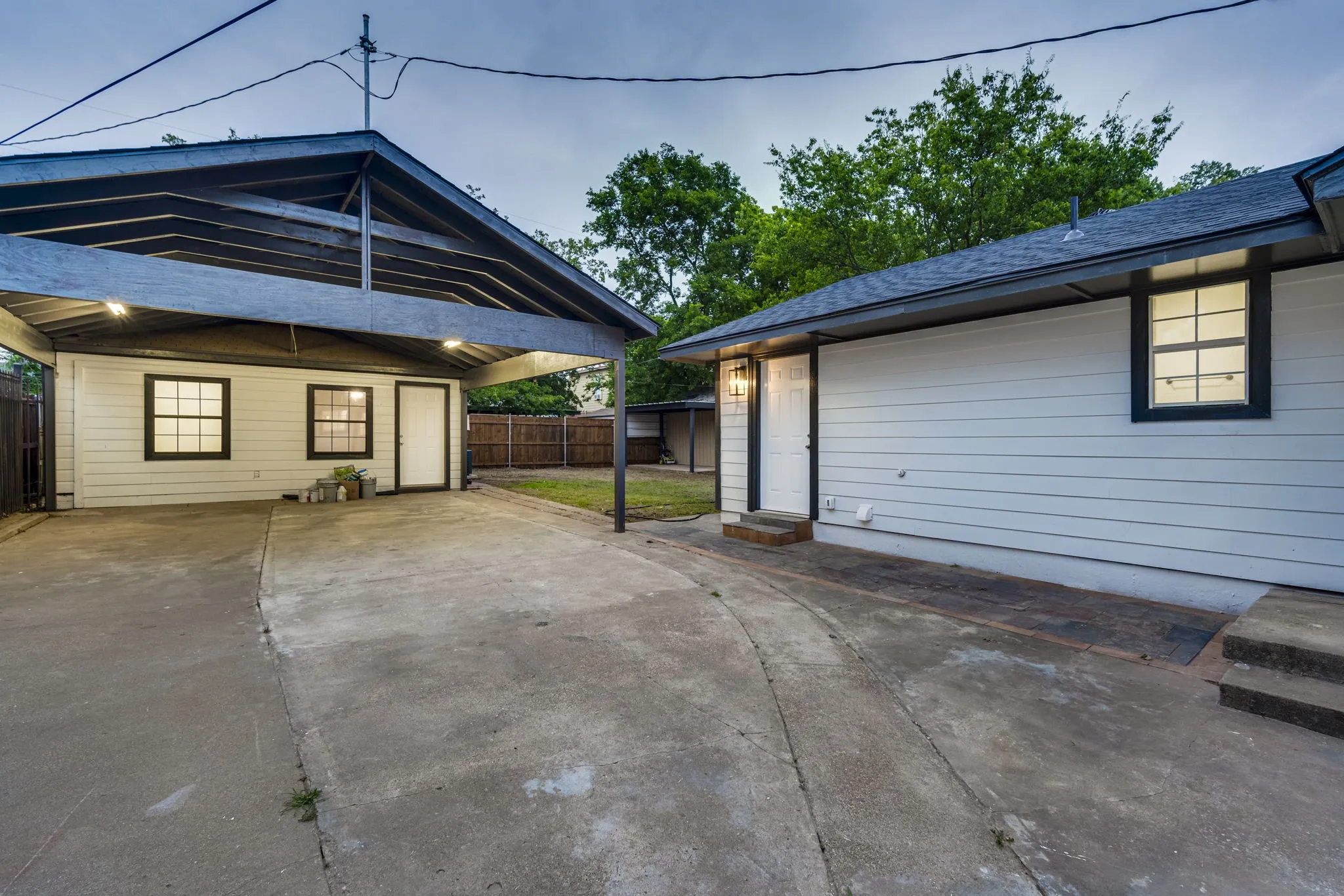 Single Family Residence For Rent in Tarrant County , 4728 Houghton Avenue, Fort Worth, Texas 76107, 5 Bedroom, 3 Bathroom, Garage spaces, 1,584 Sqft, built in 1951, mls#21365320, Real Estate Agent in Fort Worth, Homes For Rent in Tarrant county, Homes For Rent in Fort Worth, Realtor in Fort Worth Texas, Real Estate Brokerage Independent Realty Texas, Luminita Cordes Realtor