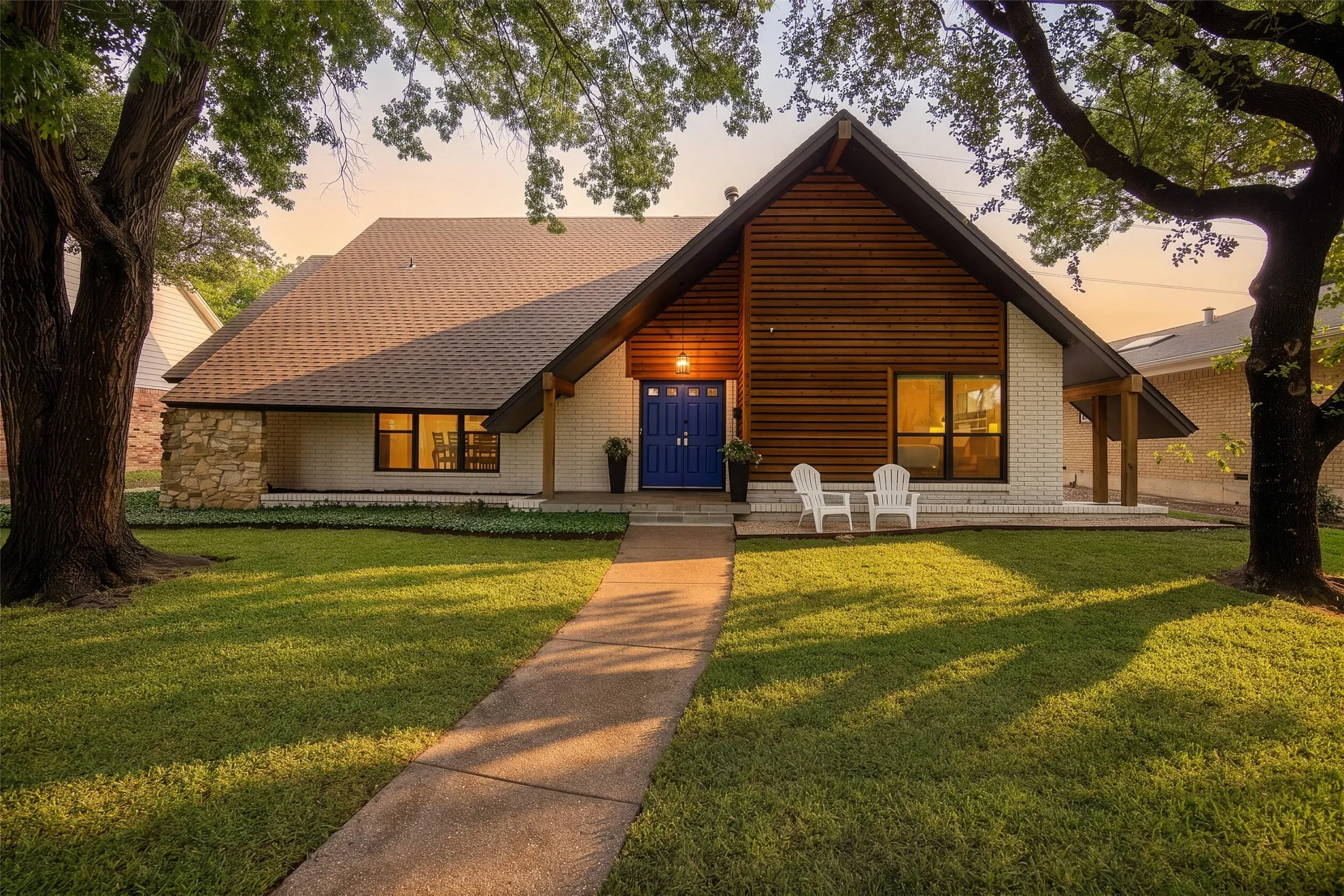 Single Family Residence For Sale in Dallas County , 9827 Vistadale Drive, Dallas, Texas 75238, 4 Bedroom, 3 Bathroom, 2 Garage spaces, 2,456 Sqft, built in 1966, mls#21365295, Real Estate Agent in Dallas, Homes For Sale in Dallas county, Homes For Sale in Dallas, Realtor in Dallas Texas, Real Estate Brokerage Independent Realty Texas, Luminita Cordes Realtor